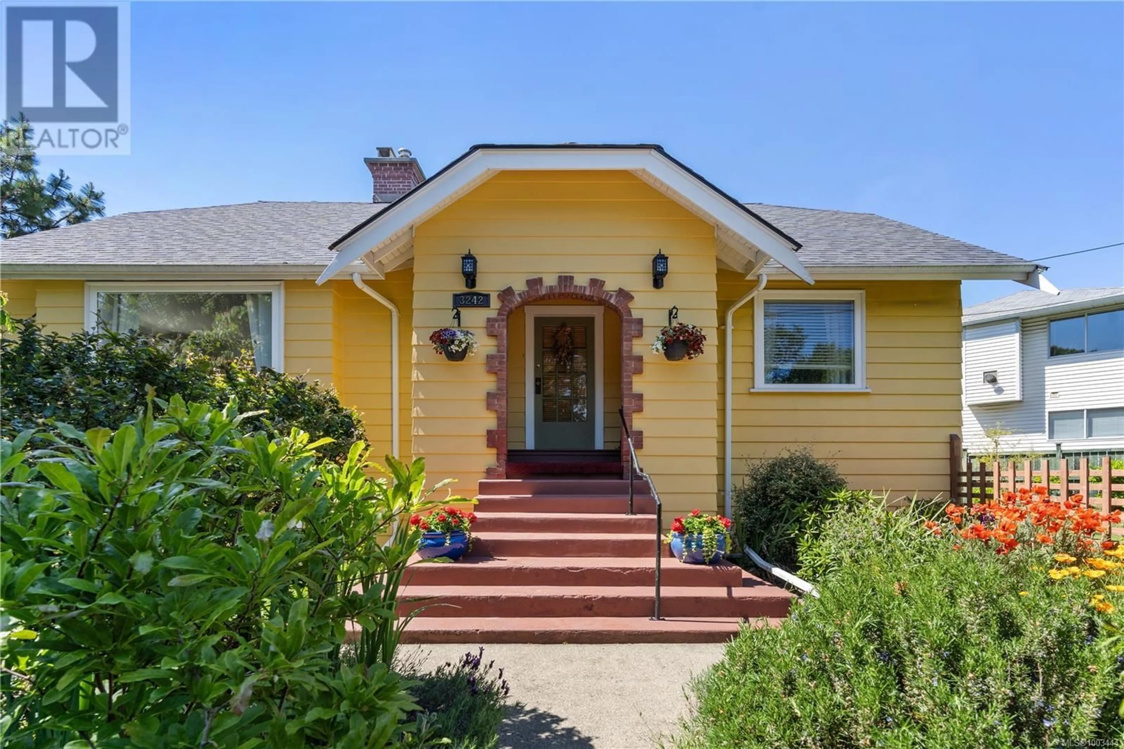 Unknown for 3242 CEDAR HILL ROAD, Saanich British Columbia V8P3Y3