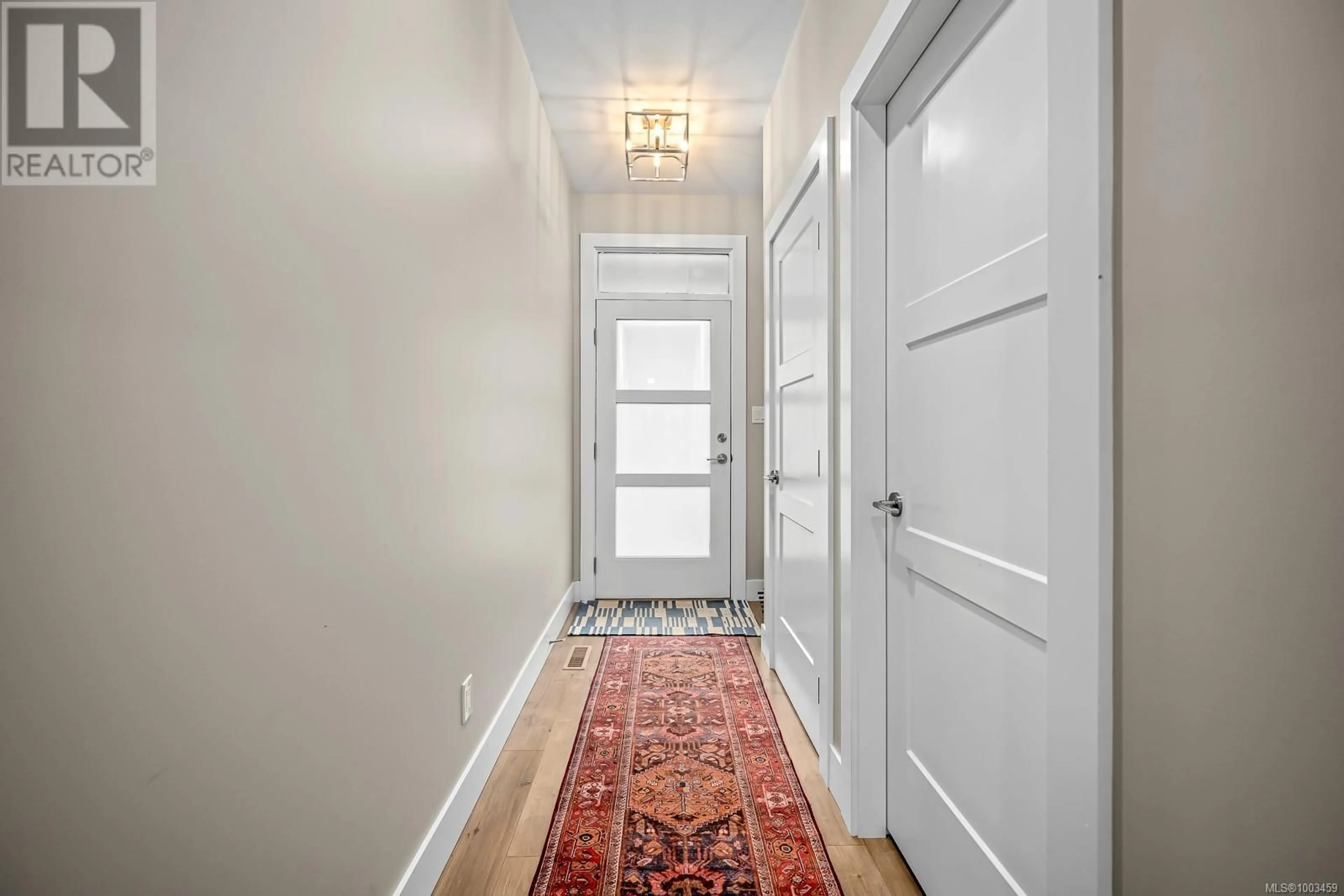 Indoor entryway for 46 - 2607 KENDAL AVENUE, Cumberland British Columbia V0S1S0