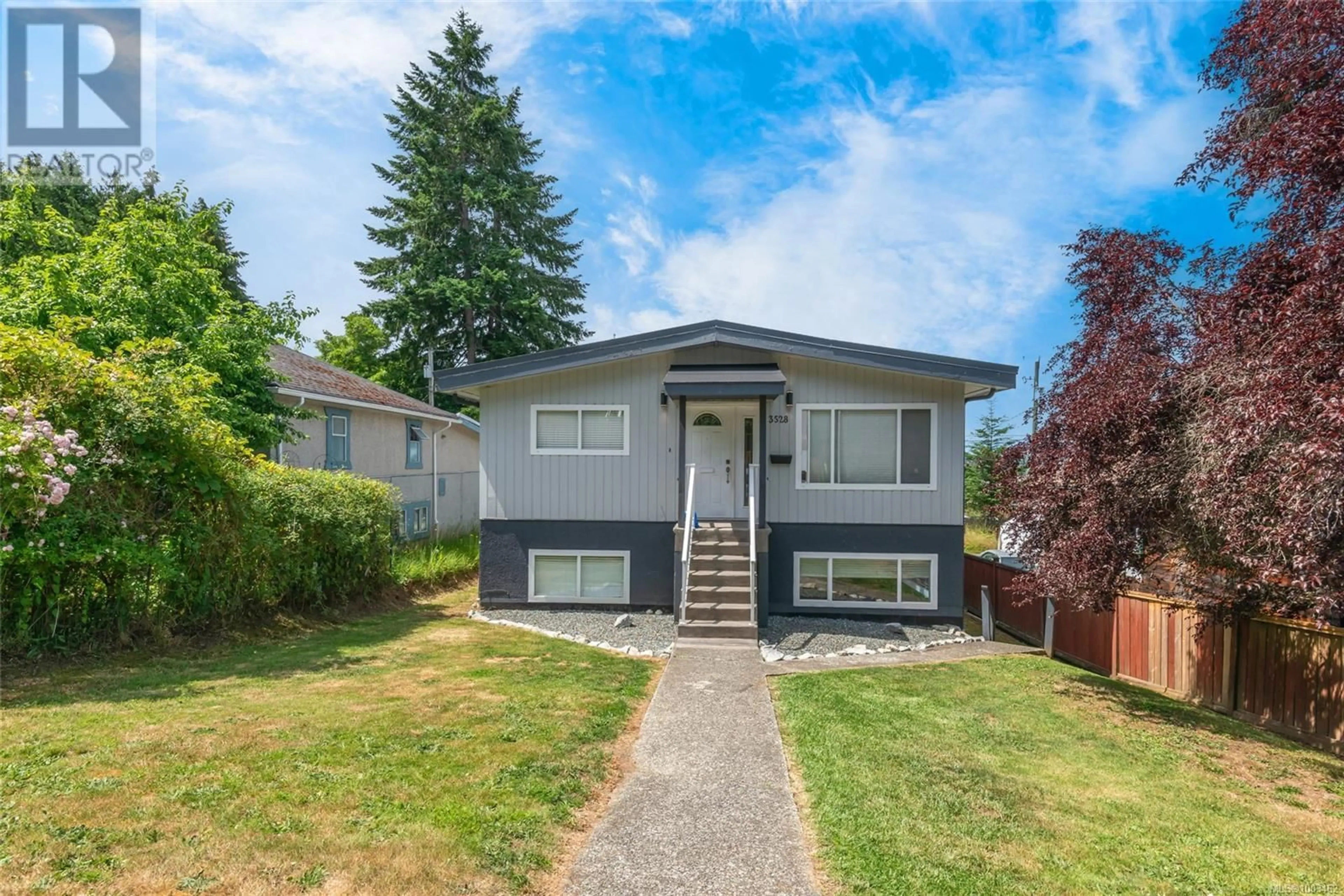 Home with vinyl exterior material, street for 3528 7TH AVENUE, Port Alberni British Columbia V9Y4N4