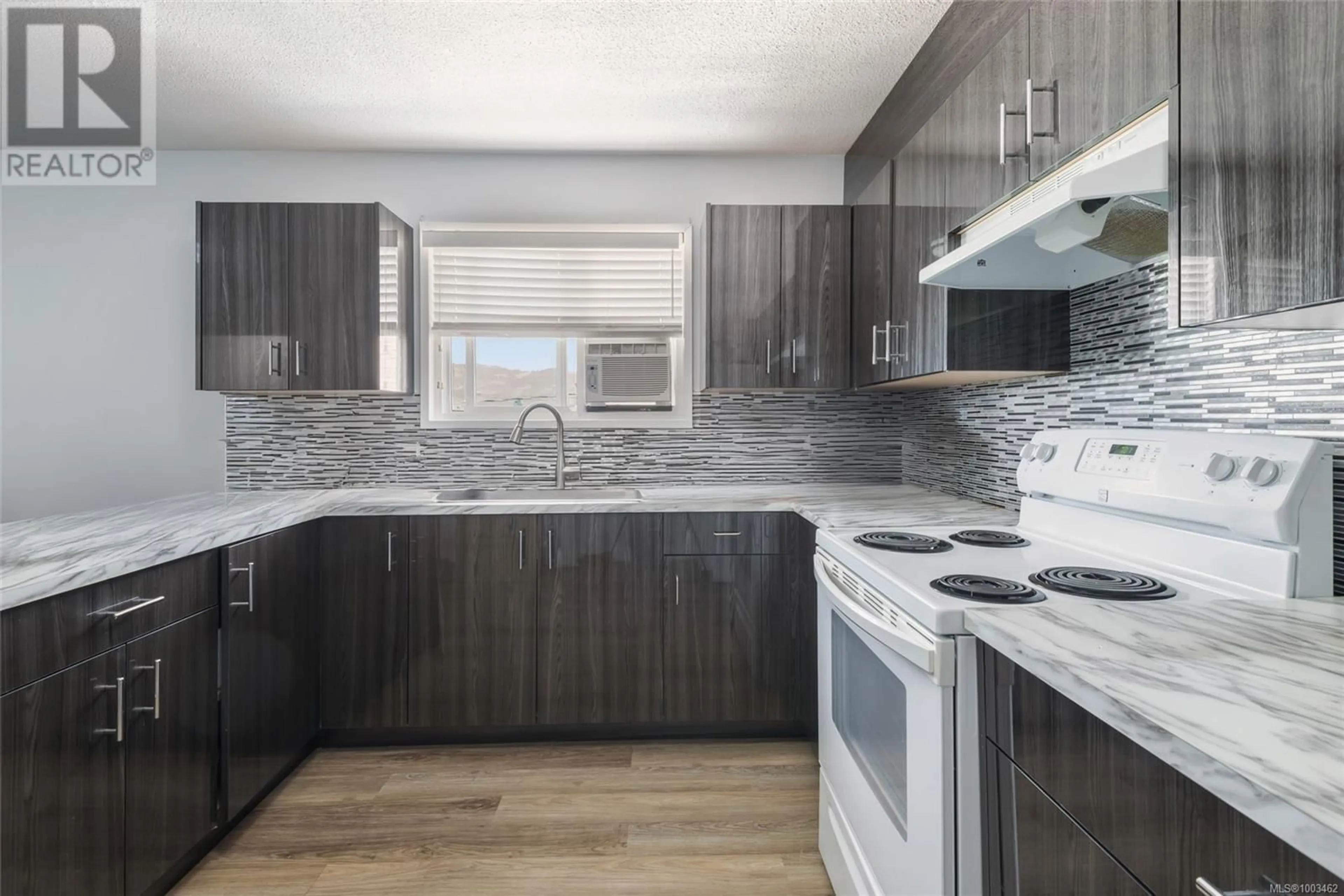 Standard kitchen, wood/laminate floor for 3528 7TH AVENUE, Port Alberni British Columbia V9Y4N4