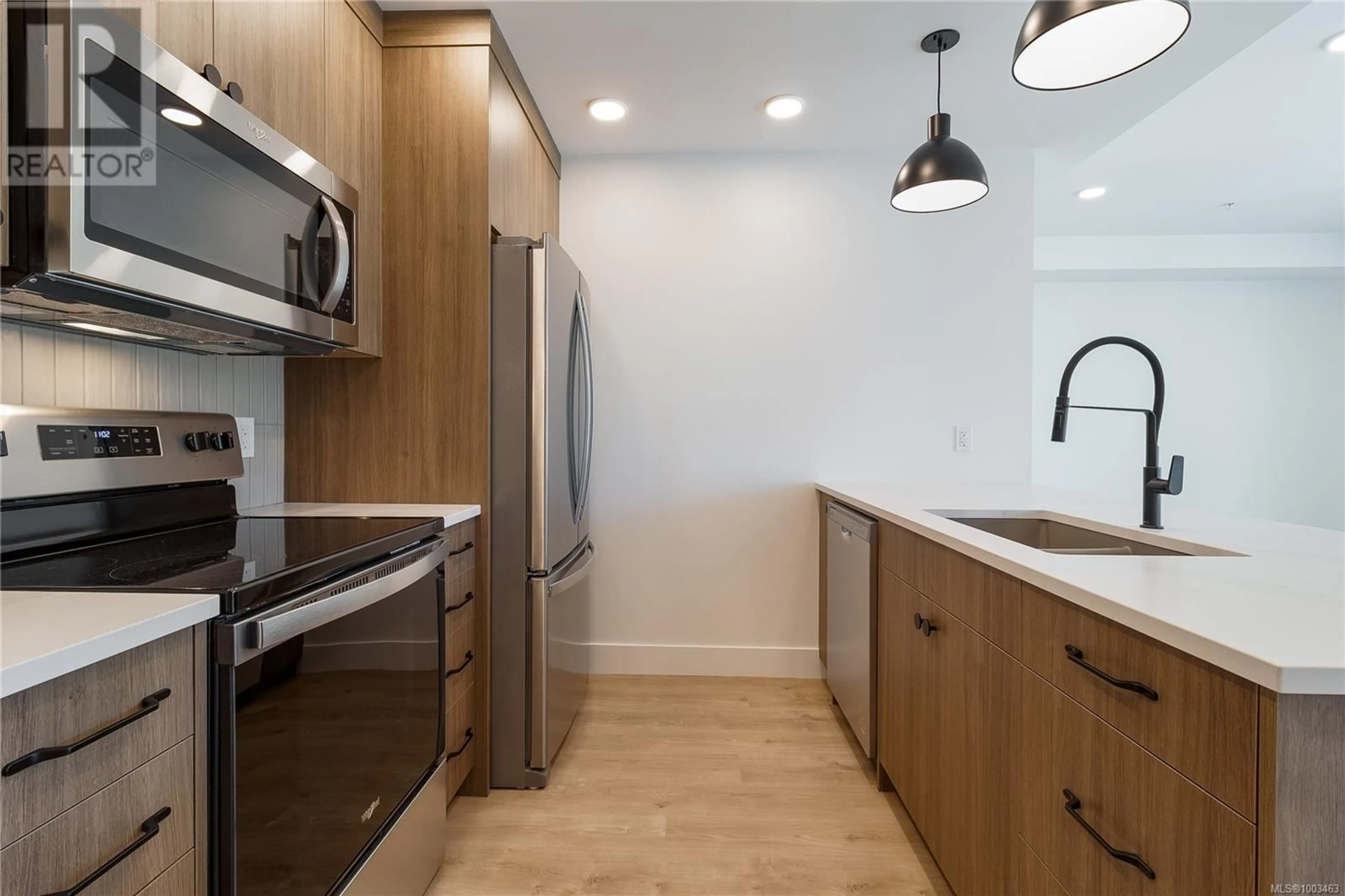 Standard kitchen, unknown for 305 - 201 DOGWOOD DRIVE, Ladysmith British Columbia V9G0C3
