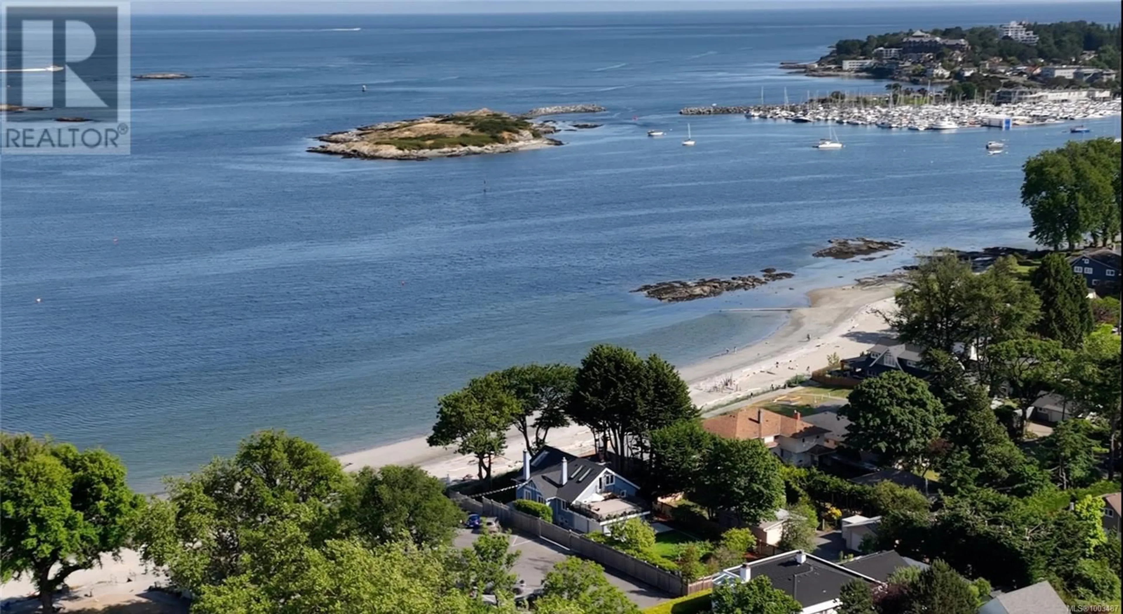 A pic from outside/outdoor area/front of a property/back of a property/a pic from drone, water/lake/river/ocean view for 2170 ESPLANADE, Oak Bay British Columbia V8R2W1