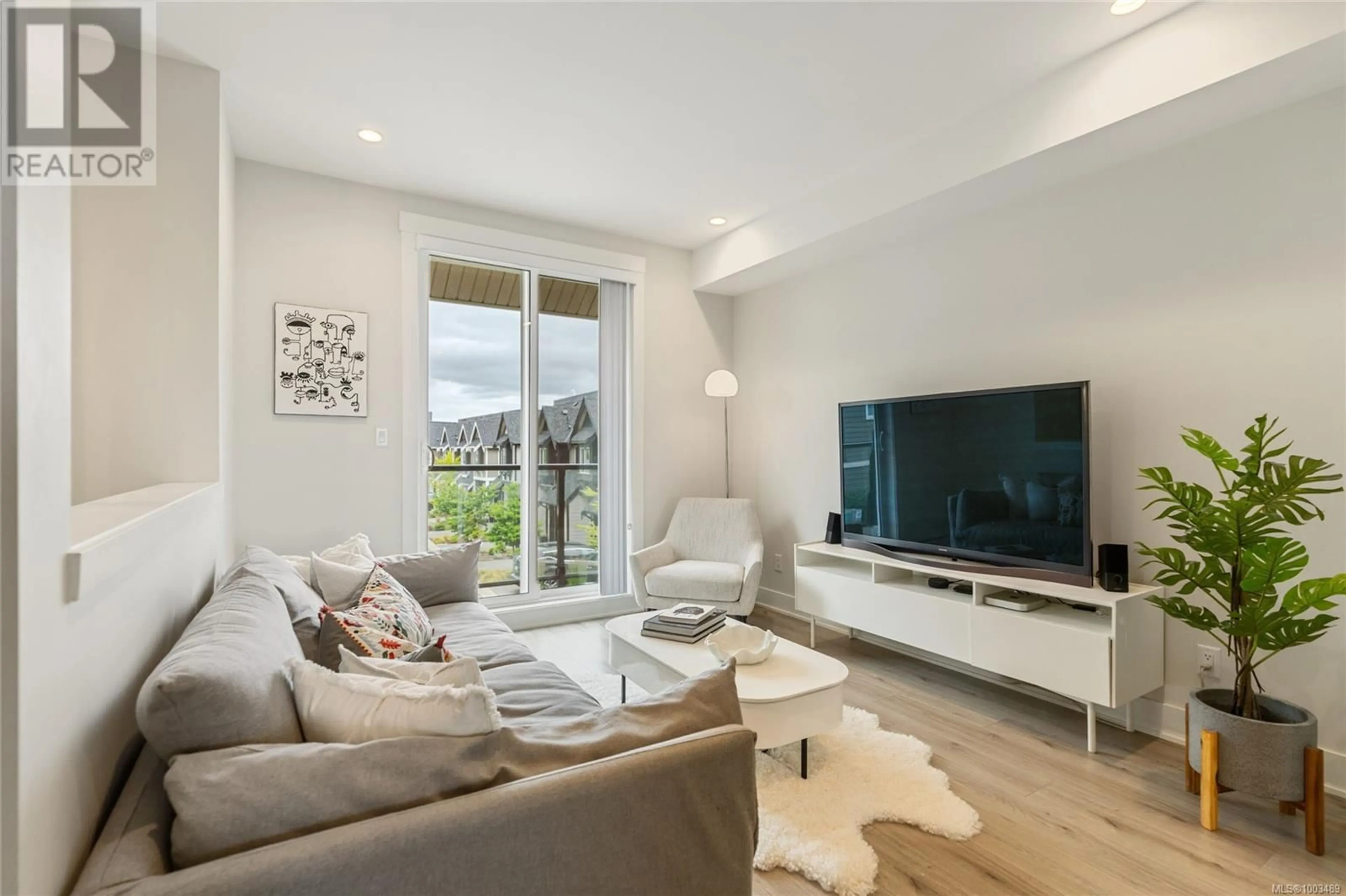 Living room with furniture, unknown for 1161 MOONSTONE LOOP, Langford British Columbia V9B0Y6