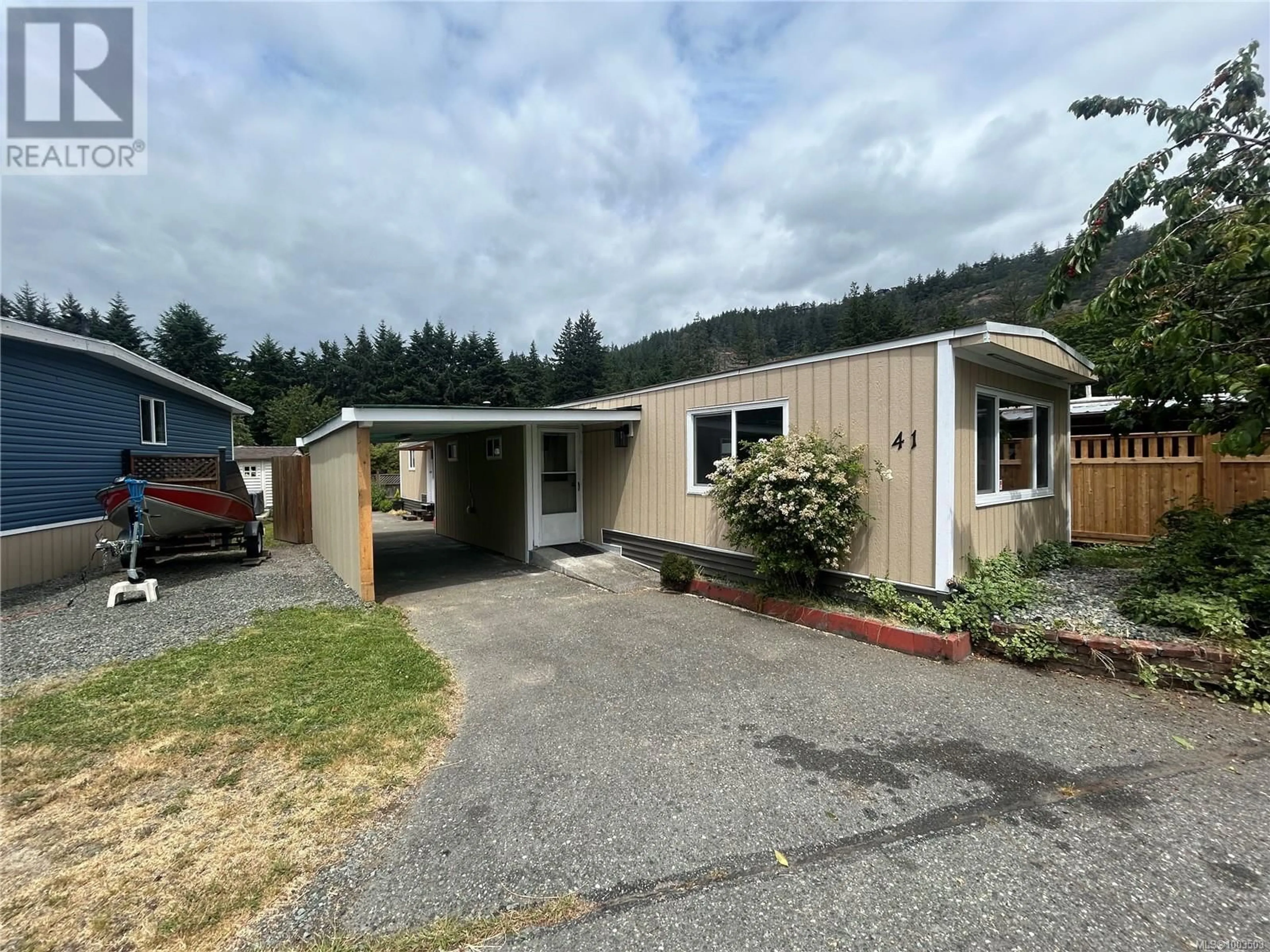 Home with vinyl exterior material, street for 41 - 2807 SOOKE LAKE ROAD, Langford British Columbia V9B4P9