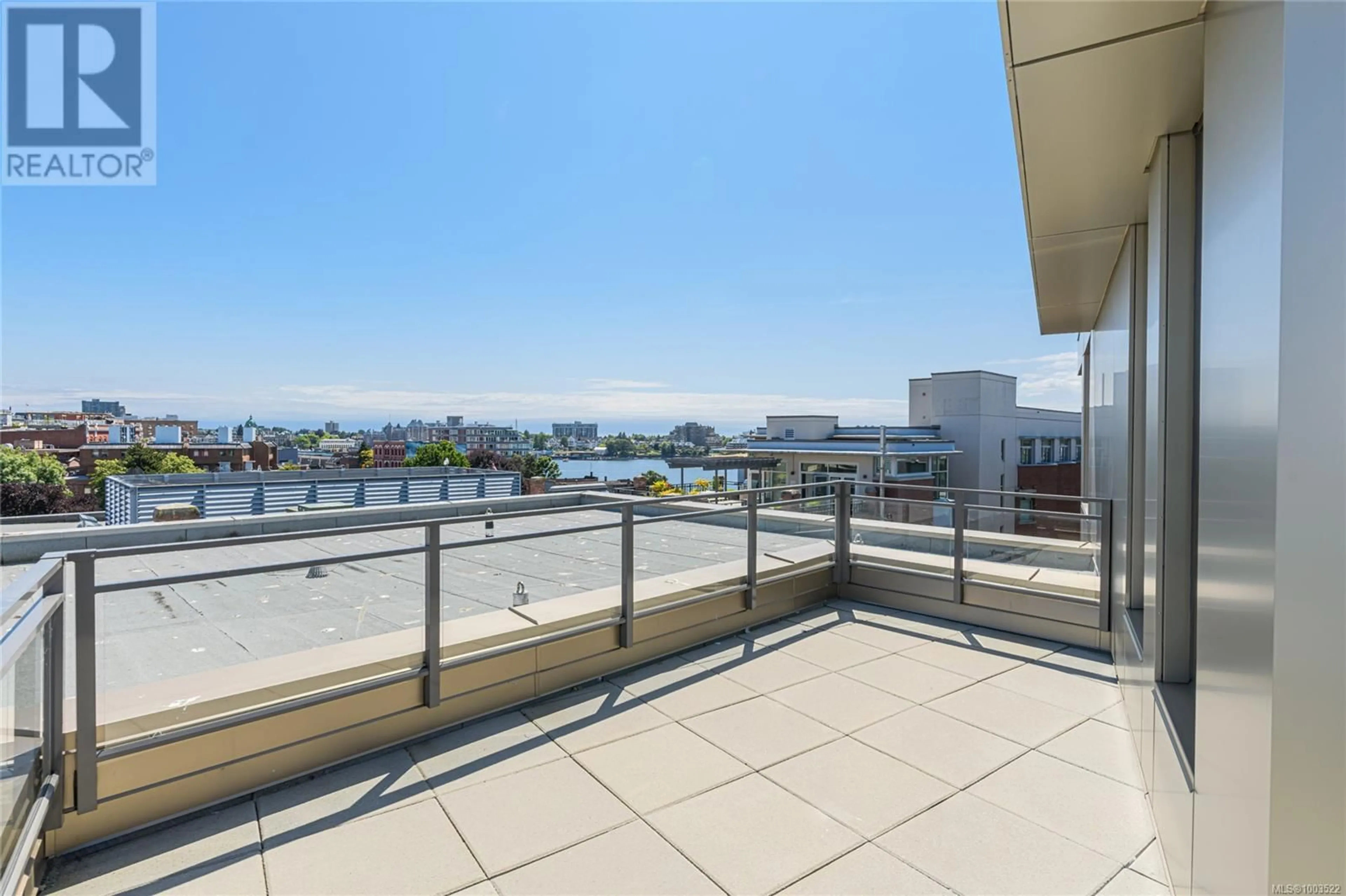 Patio, water/lake/river/ocean view for 900 - 1628 STORE STREET, Victoria British Columbia V8W0H1