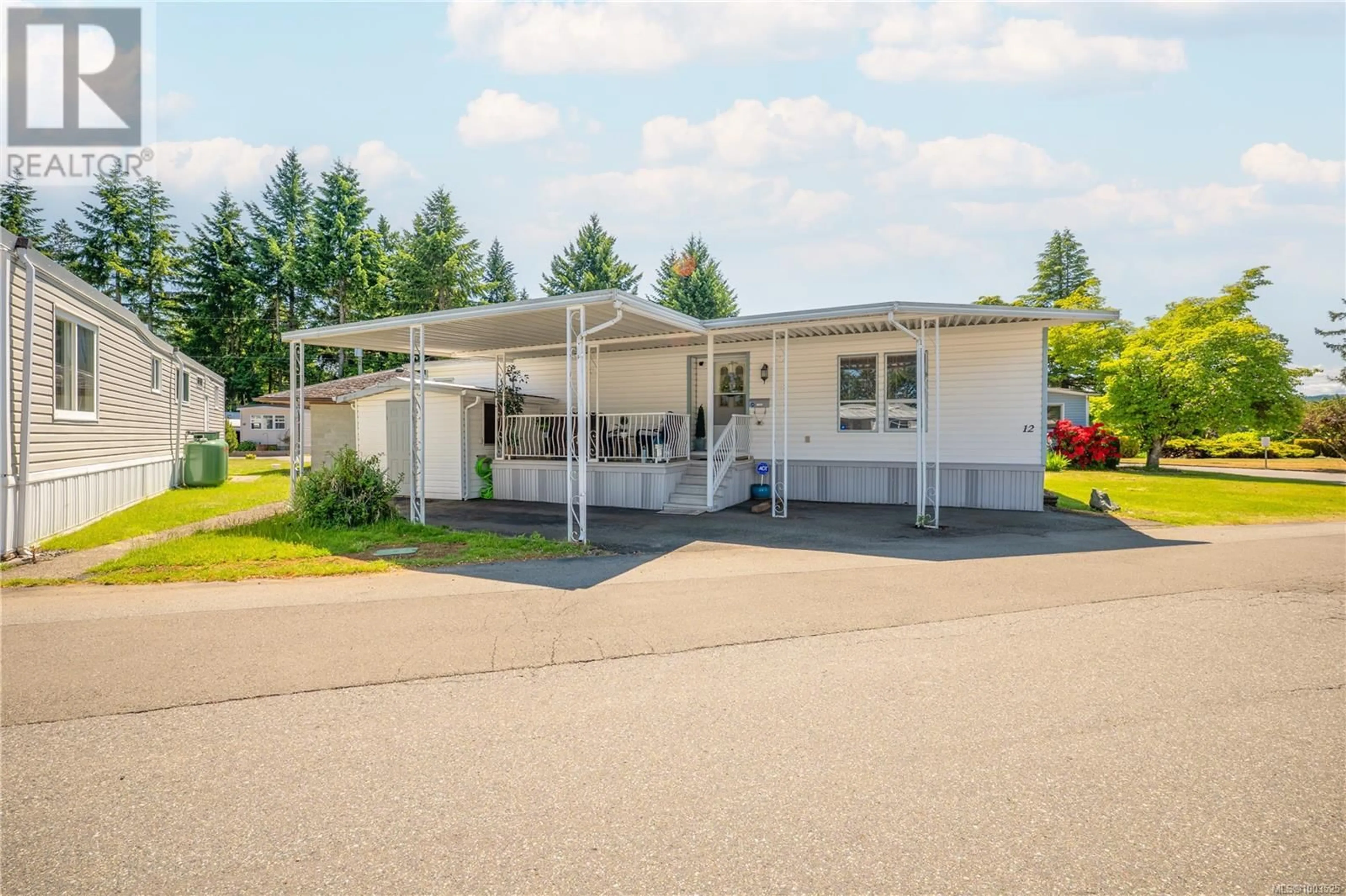 Home with vinyl exterior material, street for 12 - 6245 METRAL DRIVE, Nanaimo British Columbia V4T2L9