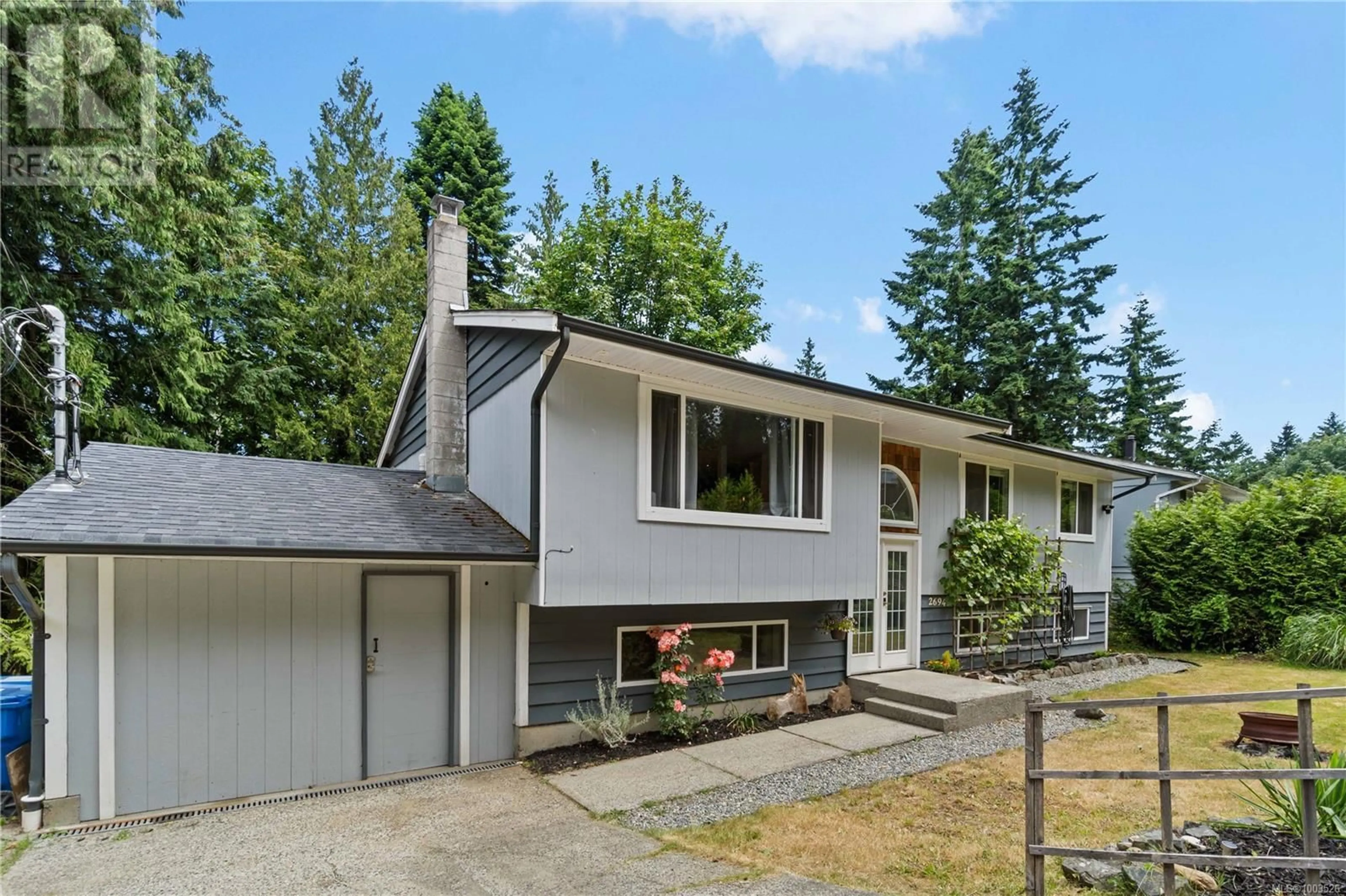 Home with vinyl exterior material, street for 2694 BEAVER CREEK CRESCENT, Nanaimo British Columbia V9T3K4
