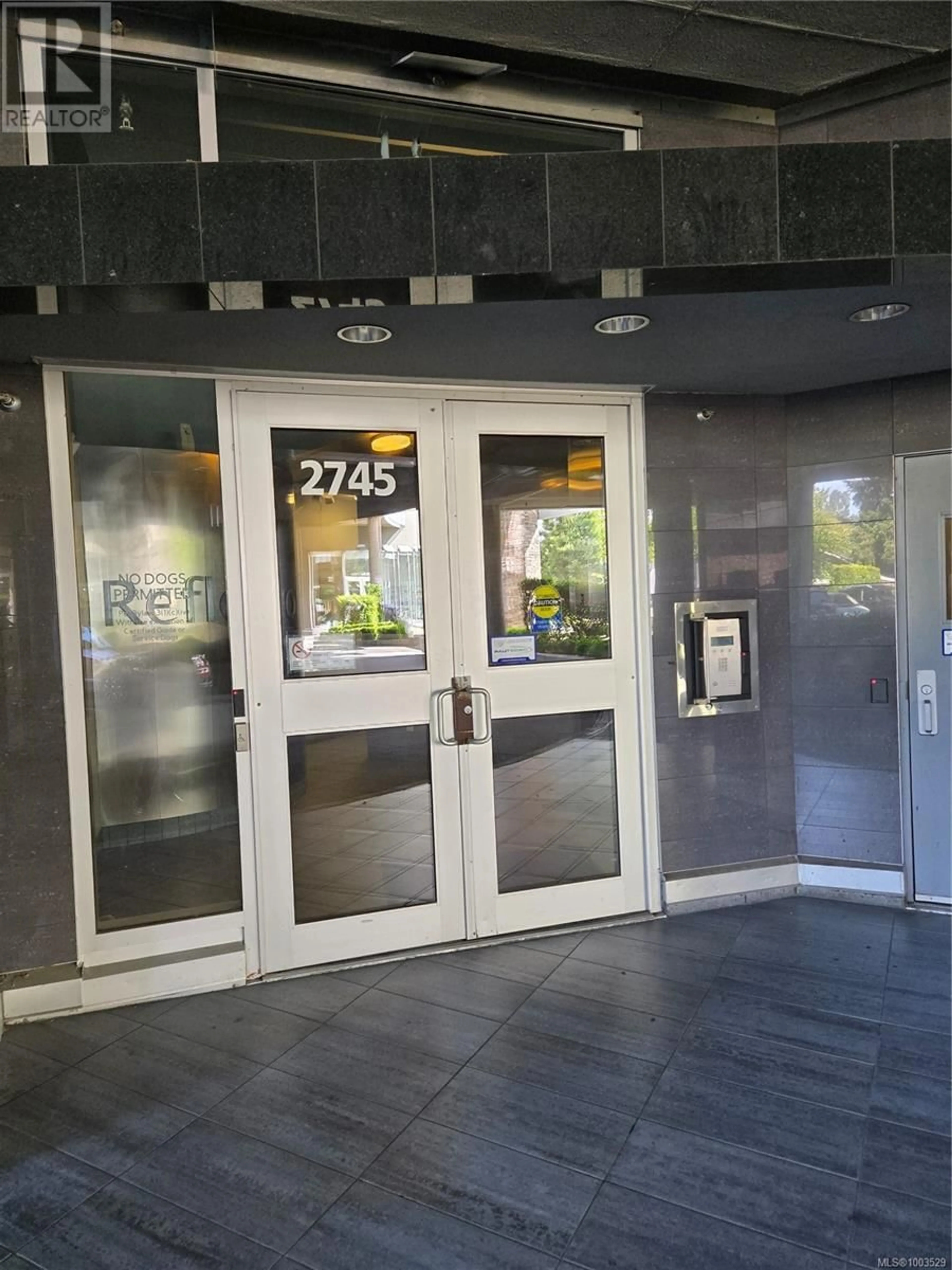 Indoor foyer for 624 - 2745 VETERANS MEMORIAL PARKWAY, Langford British Columbia V9B0H4