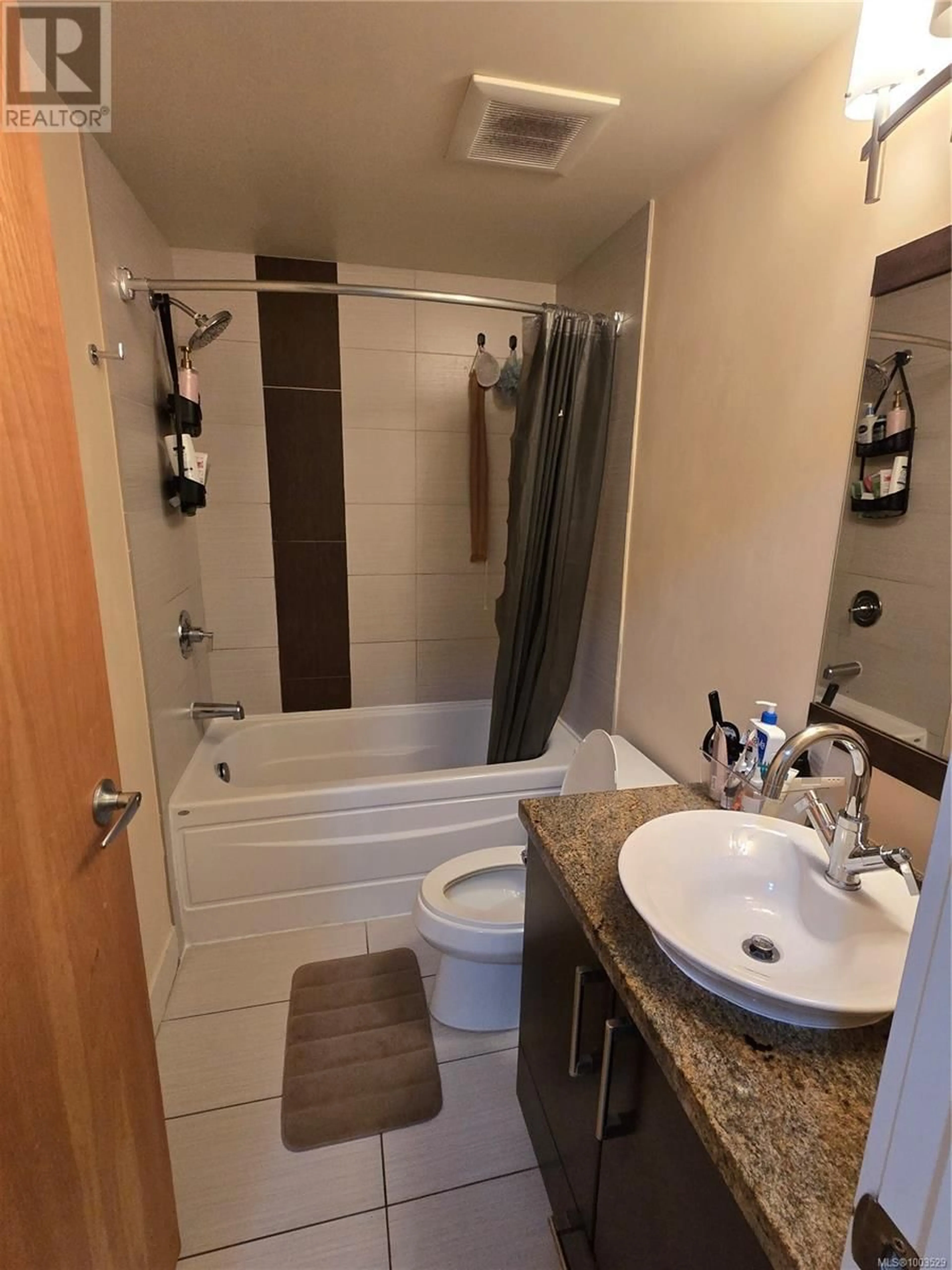 Standard bathroom, ceramic/tile floor for 624 - 2745 VETERANS MEMORIAL PARKWAY, Langford British Columbia V9B0H4