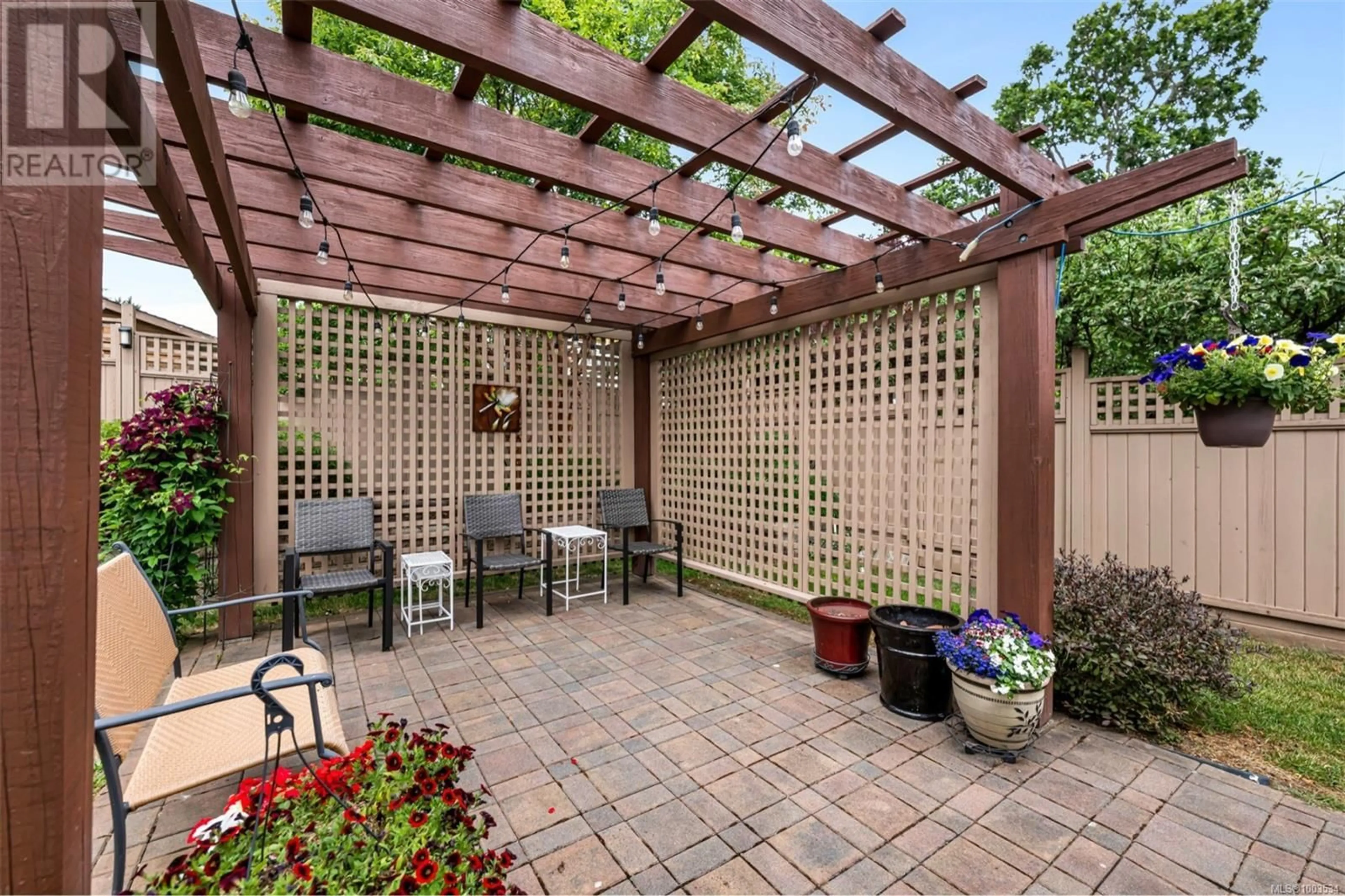 Patio, street for 3364 AUCHINACHIE ROAD, Duncan British Columbia V9L3Z9