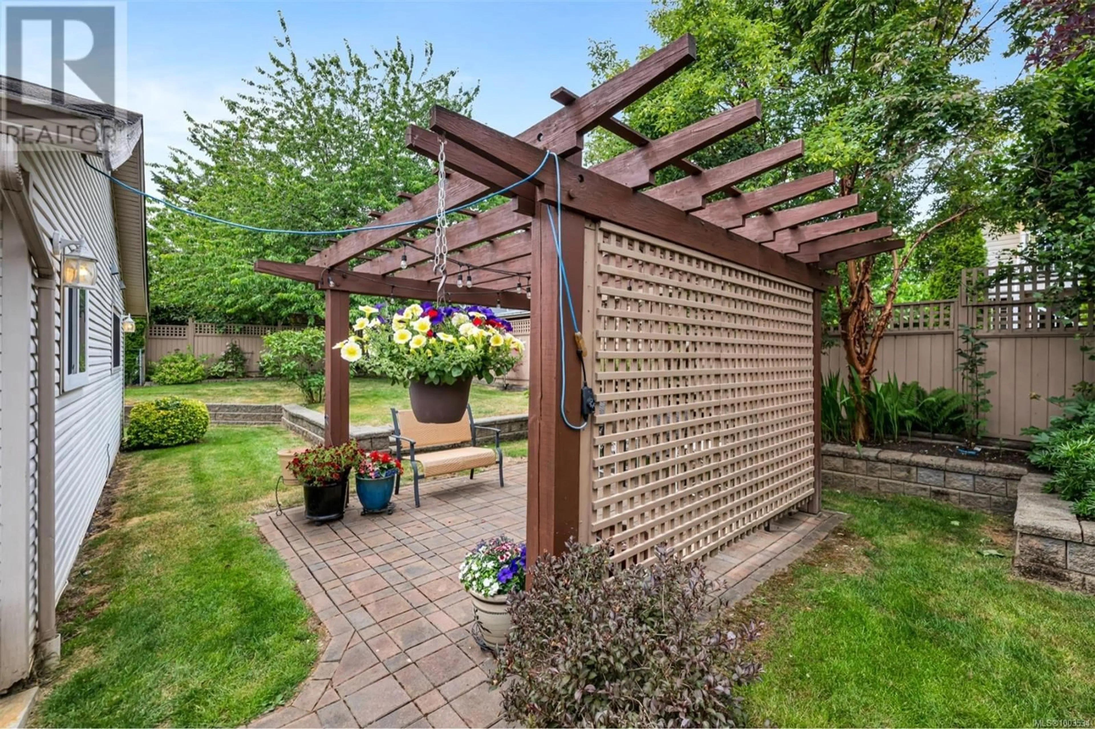 Patio, street for 3364 AUCHINACHIE ROAD, Duncan British Columbia V9L3Z9
