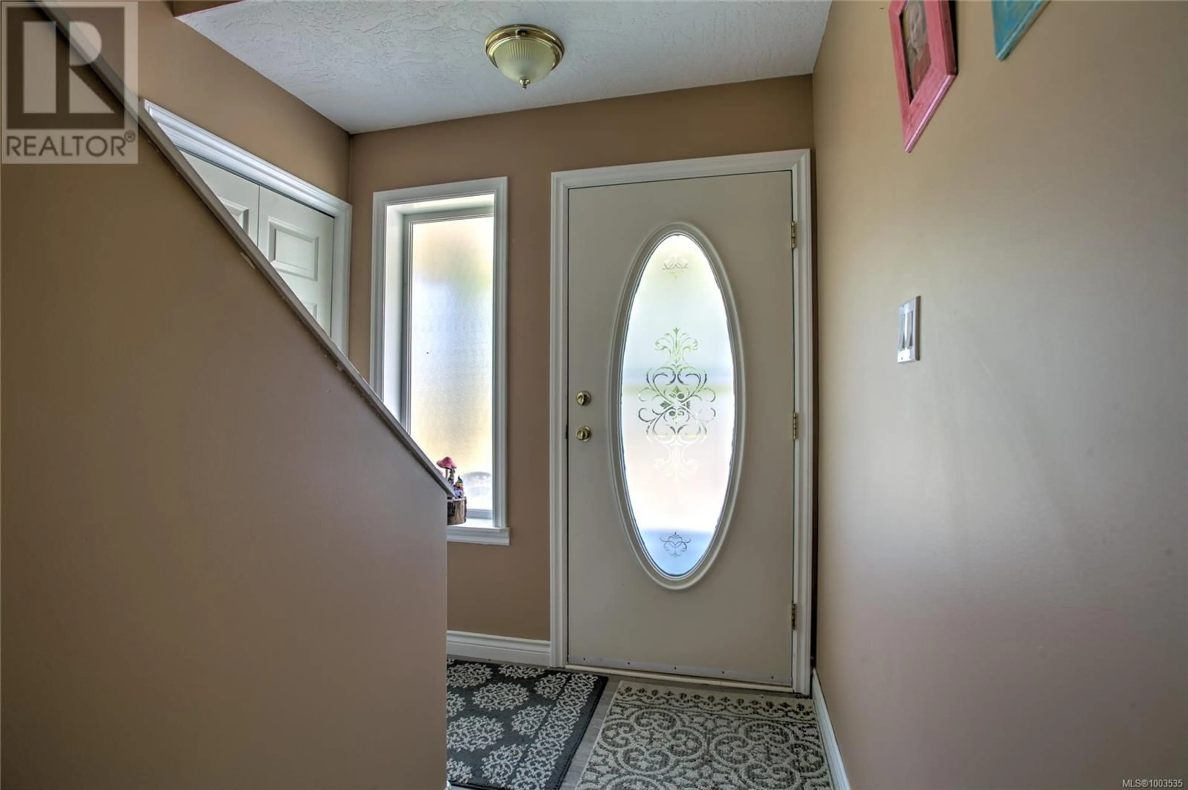 Indoor entryway for 504 JOHEL CRESCENT, Lake Cowichan British Columbia V0R2G0