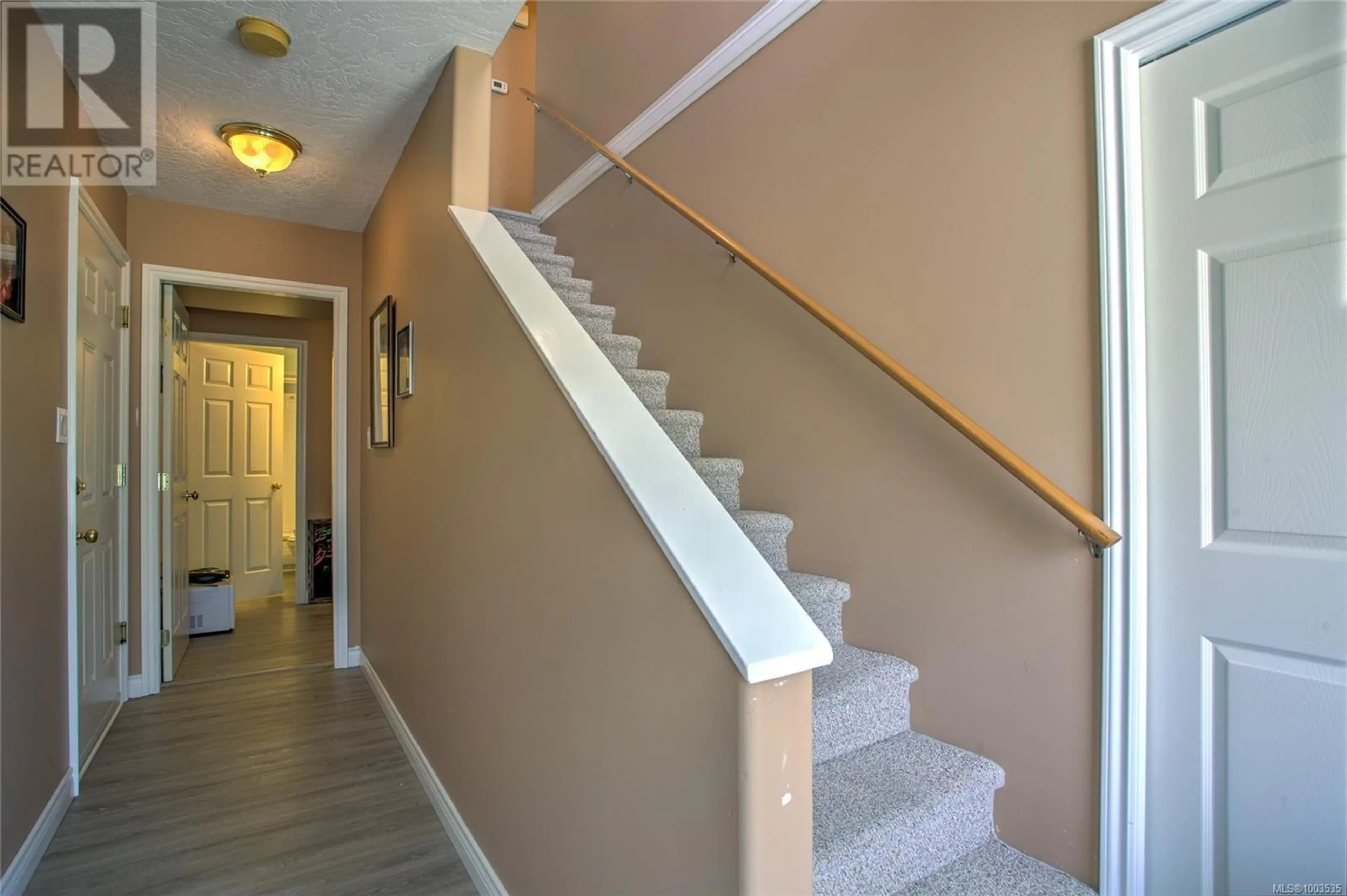 Indoor foyer for 504 JOHEL CRESCENT, Lake Cowichan British Columbia V0R2G0