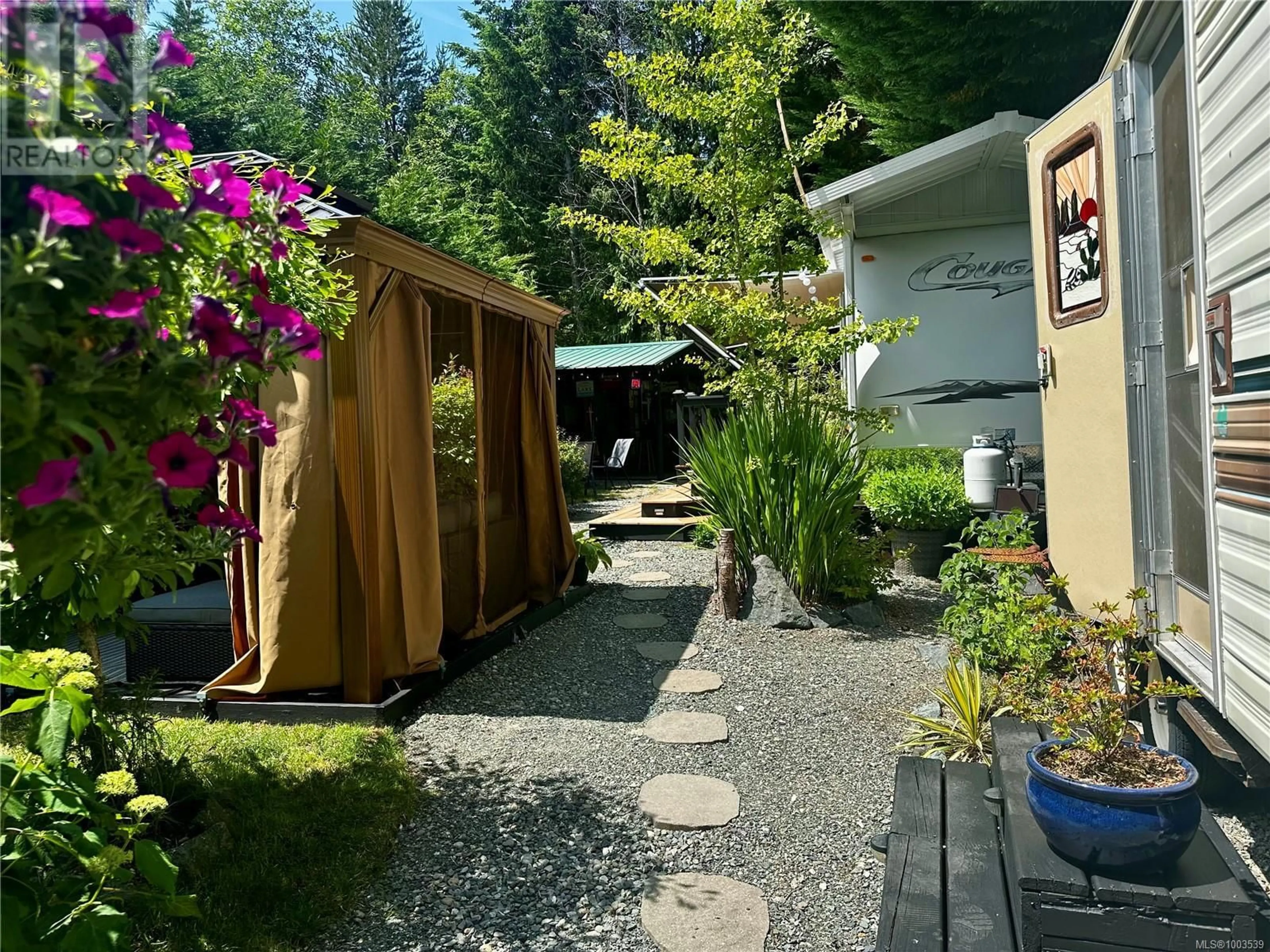 Patio, street for G32 - 2650 TURNBULL ROAD, Qualicum Beach British Columbia V9K1Z8