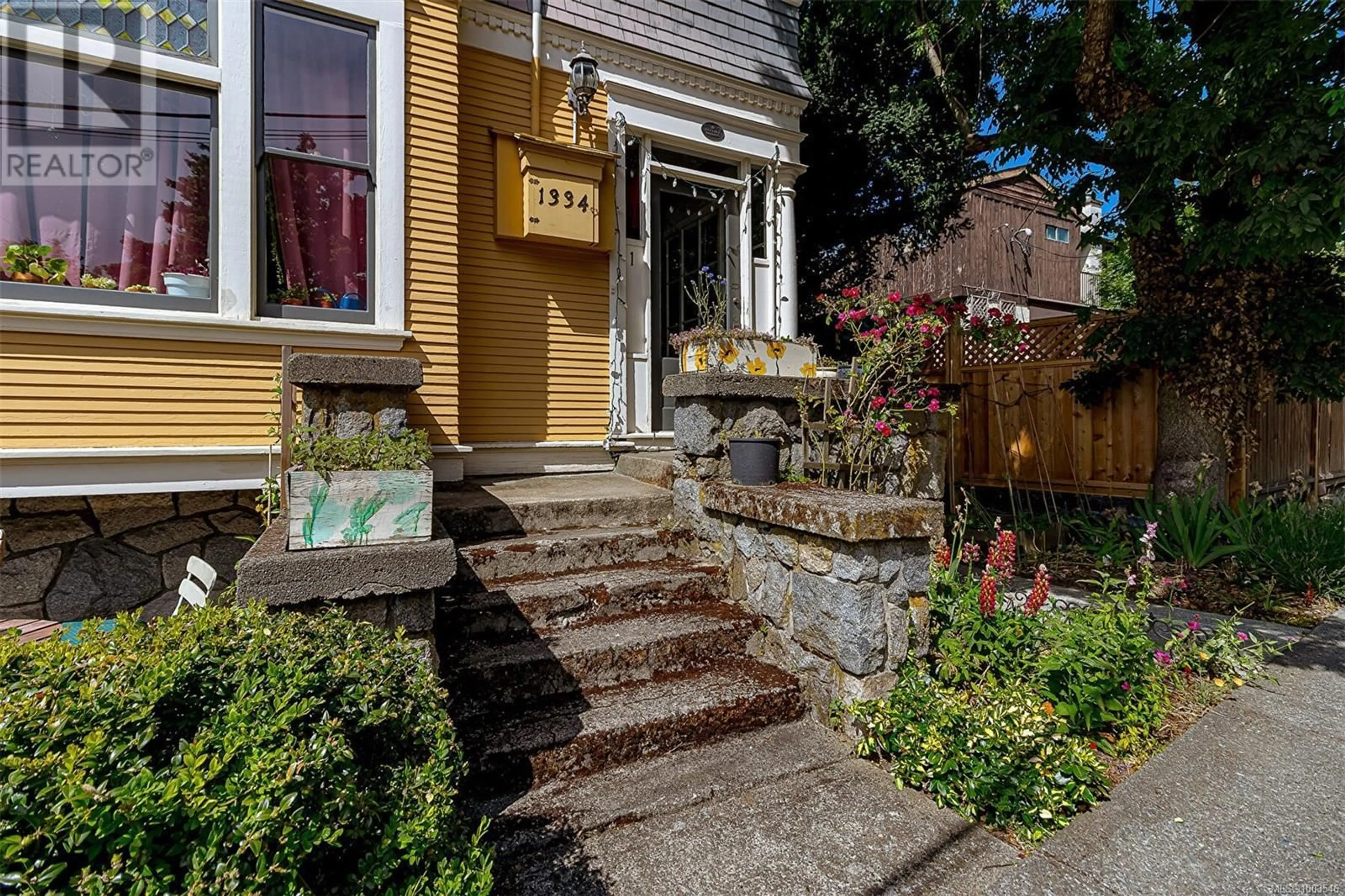 Unknown for 1334 JOHNSON STREET, Victoria British Columbia V8V3P1