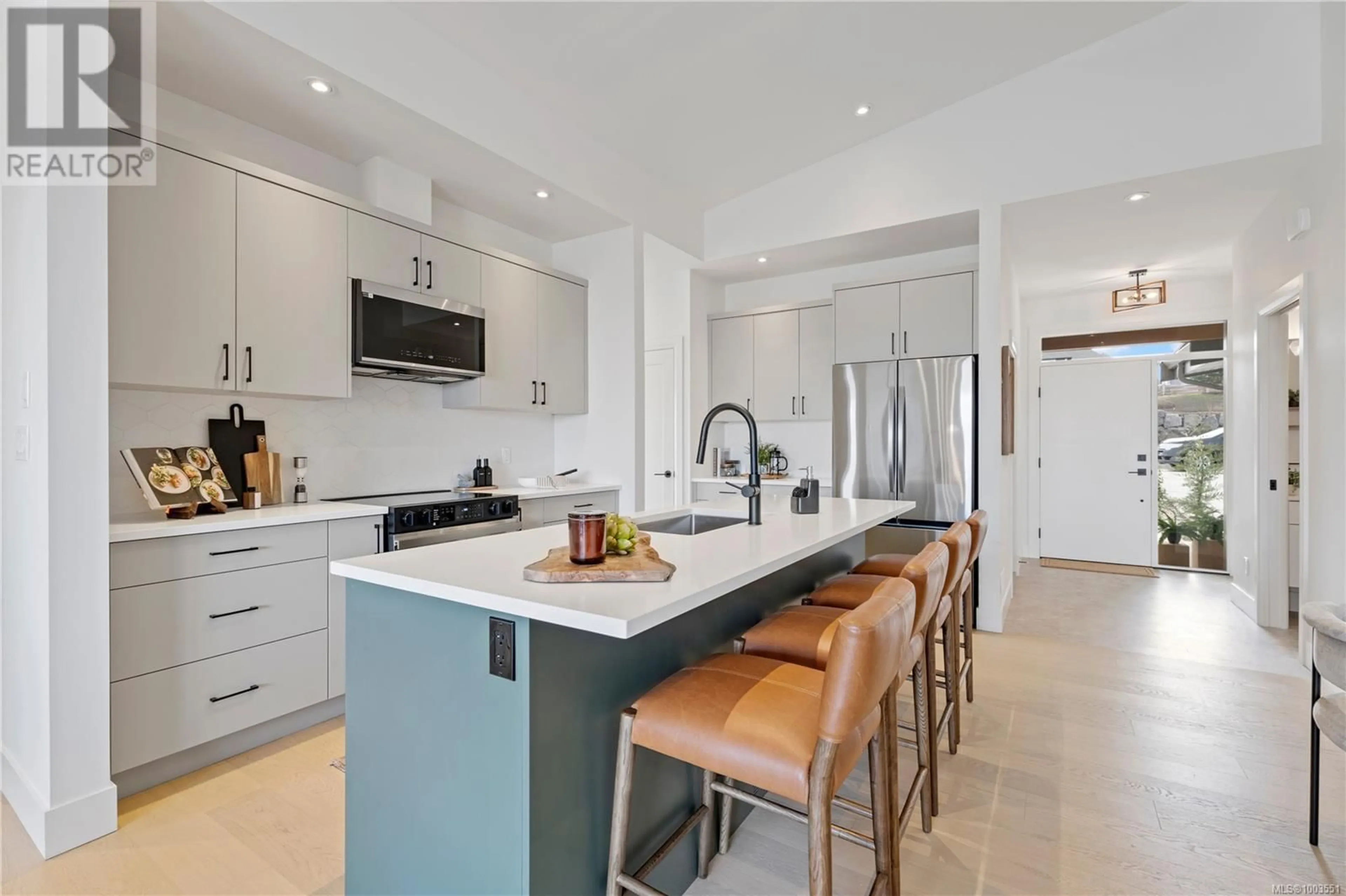 Open concept kitchen, ceramic/tile floor for 113 - 3116 WOODRUSH DRIVE, Duncan British Columbia V9L0G1