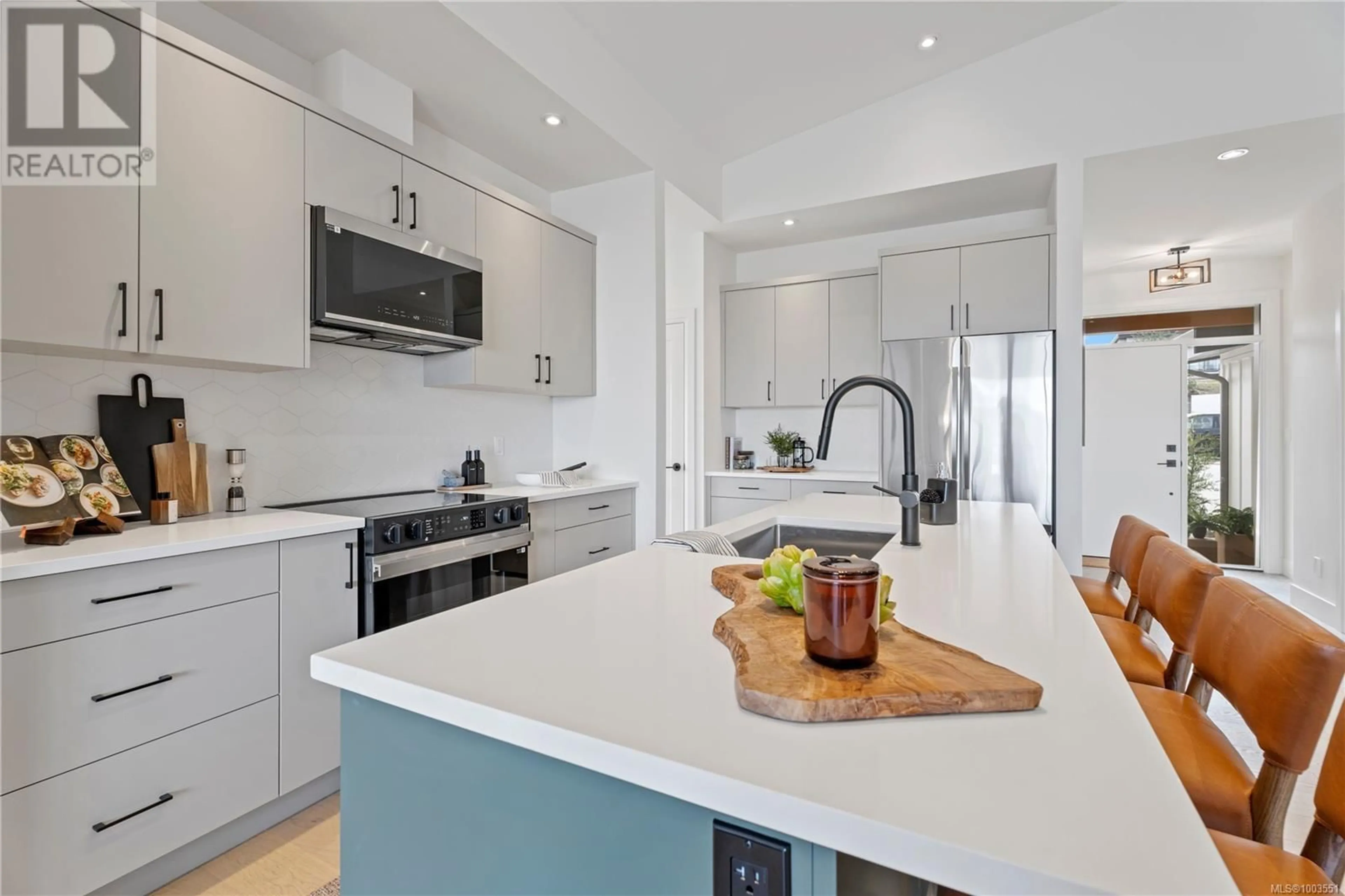 Open concept kitchen, ceramic/tile floor for 113 - 3116 WOODRUSH DRIVE, Duncan British Columbia V9L0G1