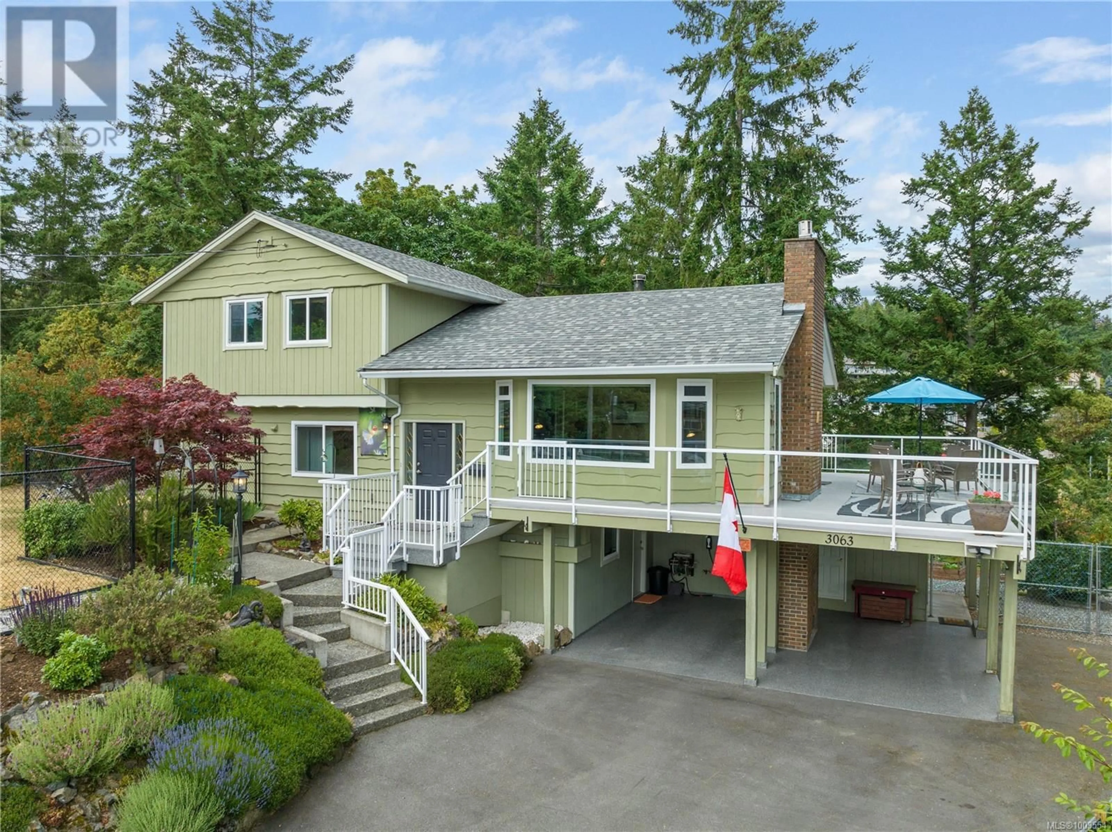 A pic from outside/outdoor area/front of a property/back of a property/a pic from drone, water/lake/river/ocean view for 3063 ROBIN HOOD DRIVE, Nanaimo British Columbia V9T1N9