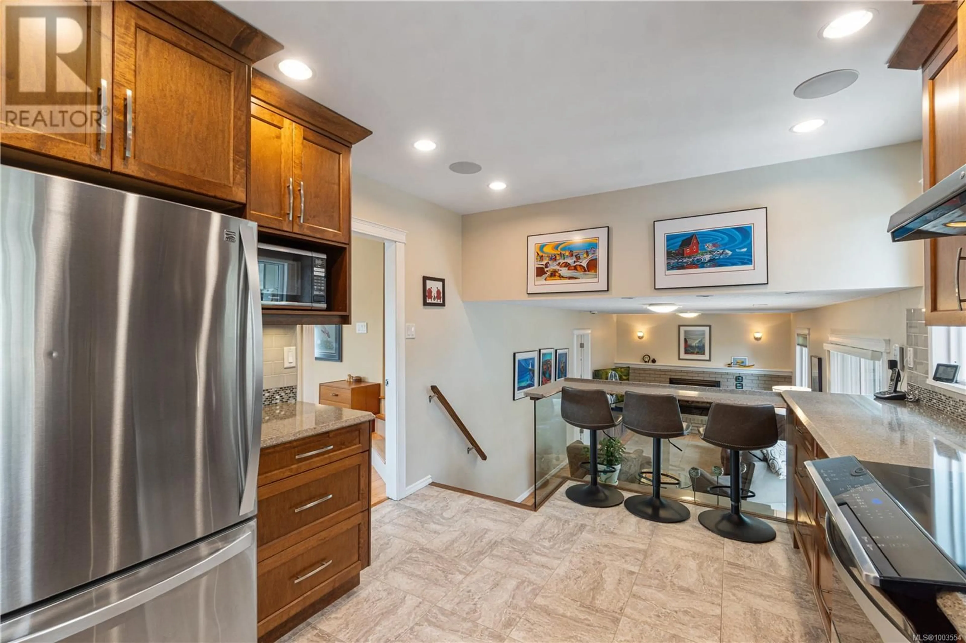 Open concept kitchen, ceramic/tile floor for 3063 ROBIN HOOD DRIVE, Nanaimo British Columbia V9T1N9