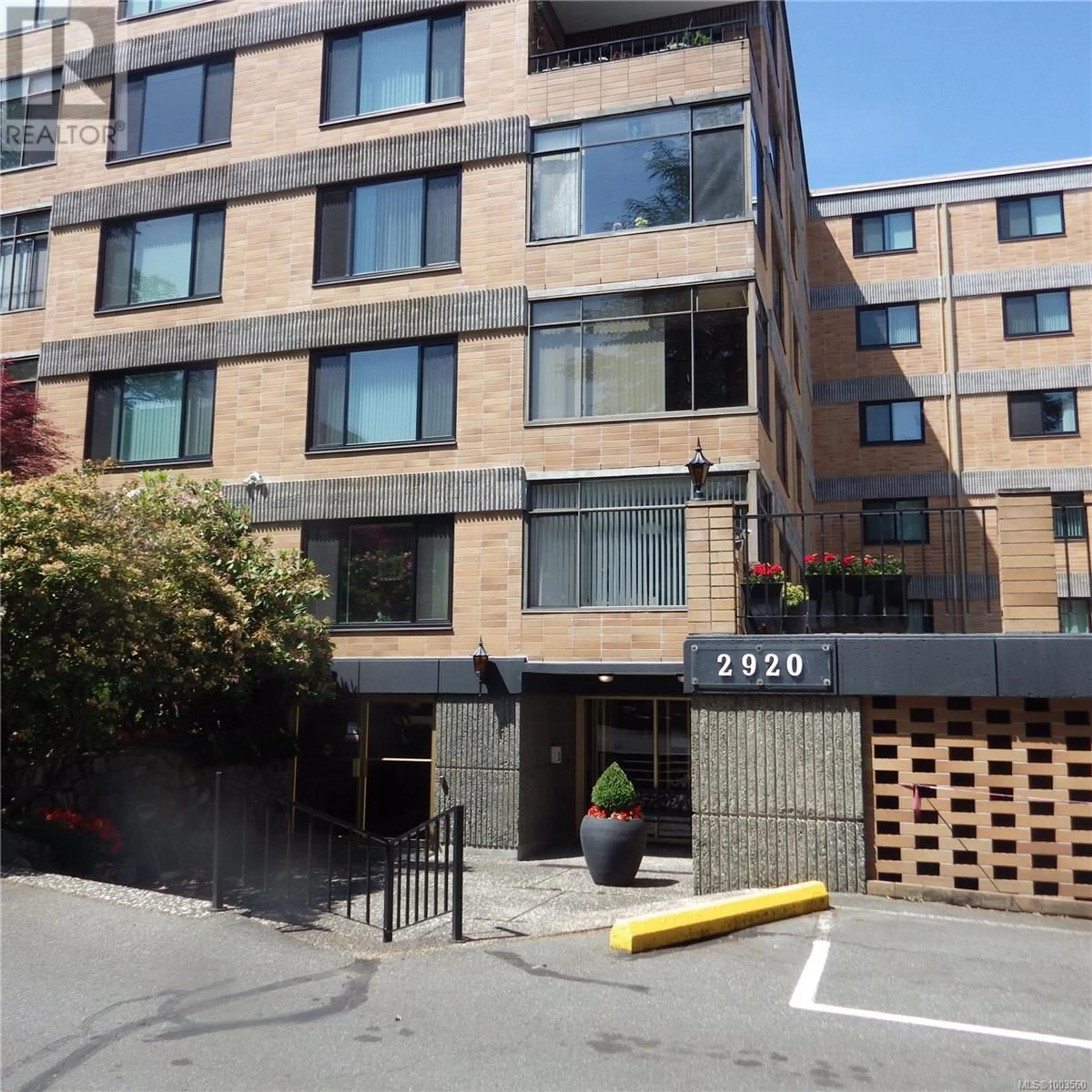 Unknown for 403 - 2920 COOK STREET, Victoria British Columbia V8T3S7