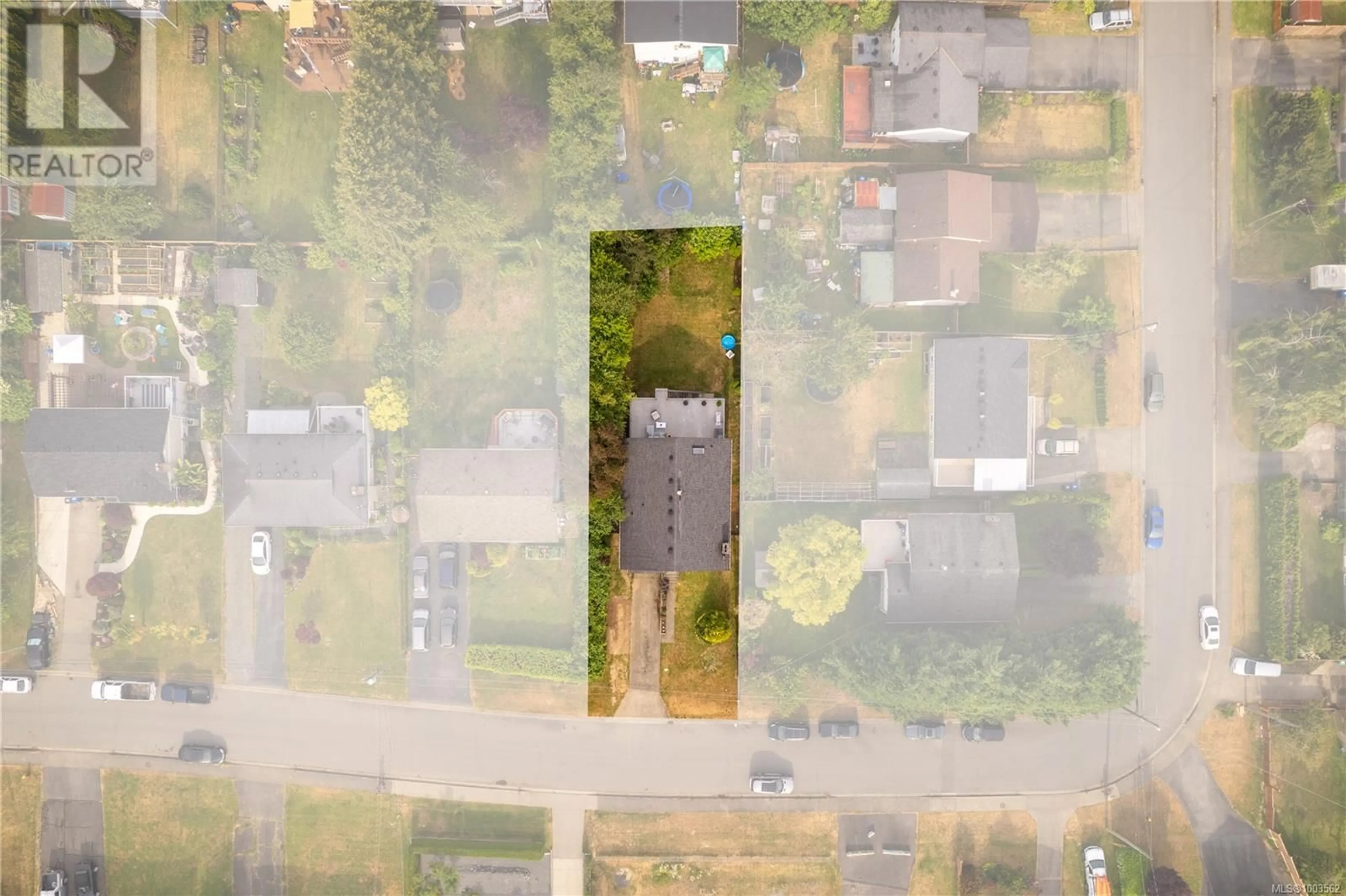 A pic from outside/outdoor area/front of a property/back of a property/a pic from drone, street for 178 ACACIA AVENUE, Nanaimo British Columbia V9R3L5