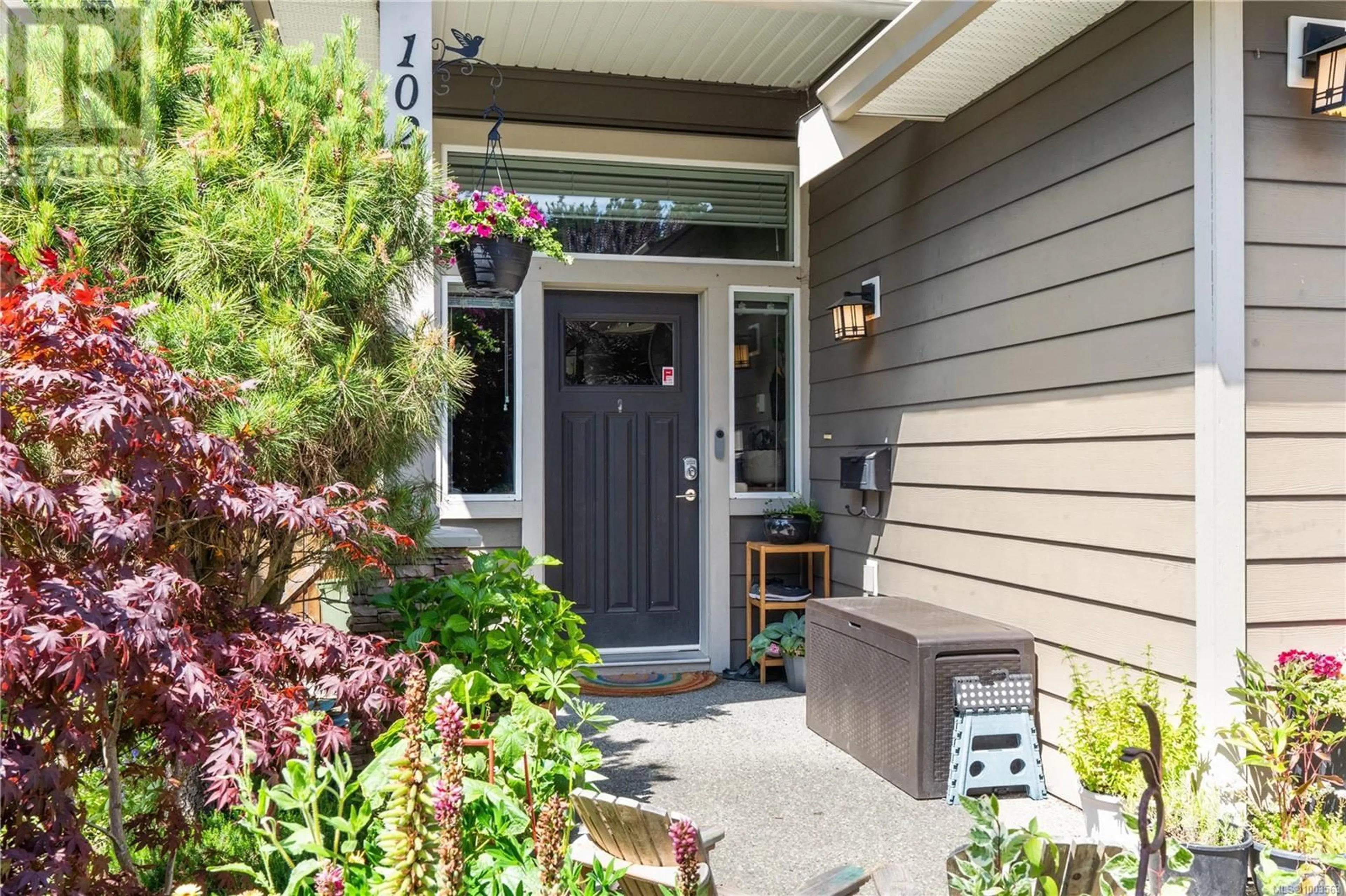 Indoor entryway for 1020 BRAEBURN AVENUE, Langford British Columbia V9C0H8