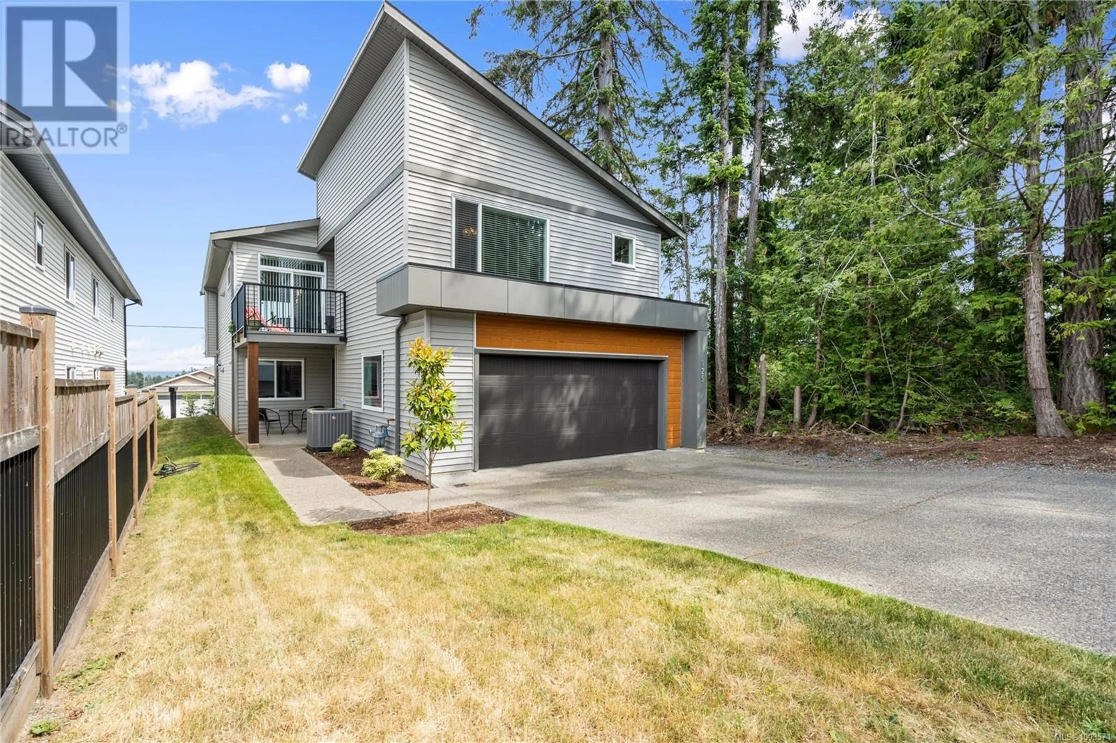 Home with brick exterior material, street for 925 HOWARD AVENUE, Nanaimo British Columbia V9R3T4