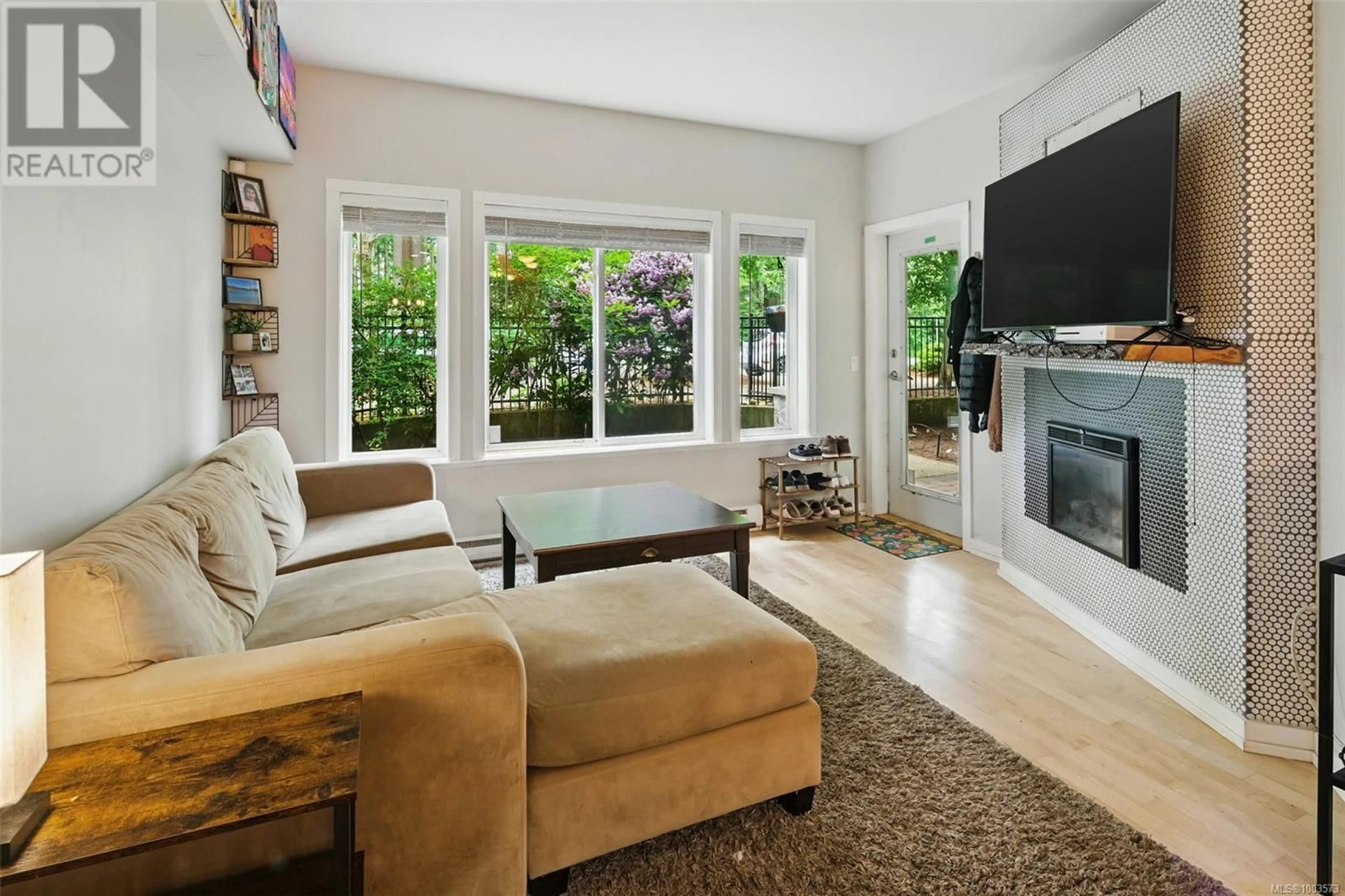 Living room with furniture, unknown for 107 - 360 GOLDSTREAM AVENUE, Colwood British Columbia V9B2W3