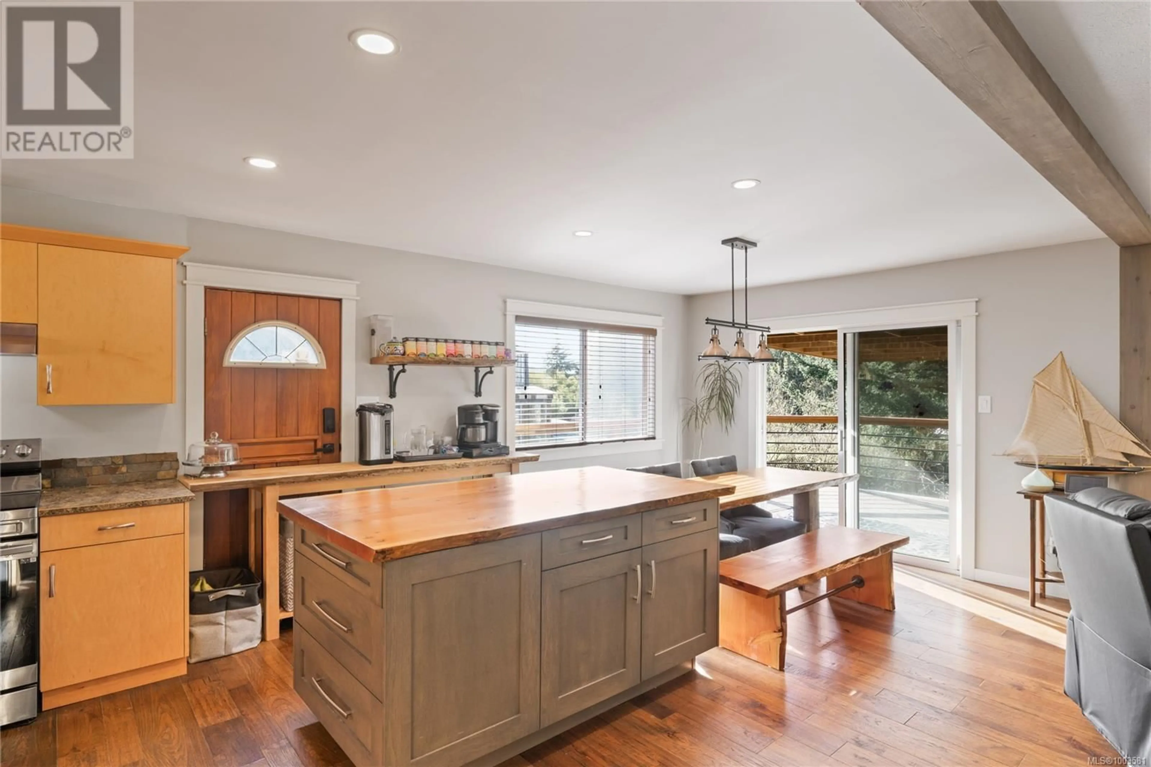 Open concept kitchen, unknown for 2450 NANOOSE ROAD, Nanoose Bay British Columbia V9P9E6
