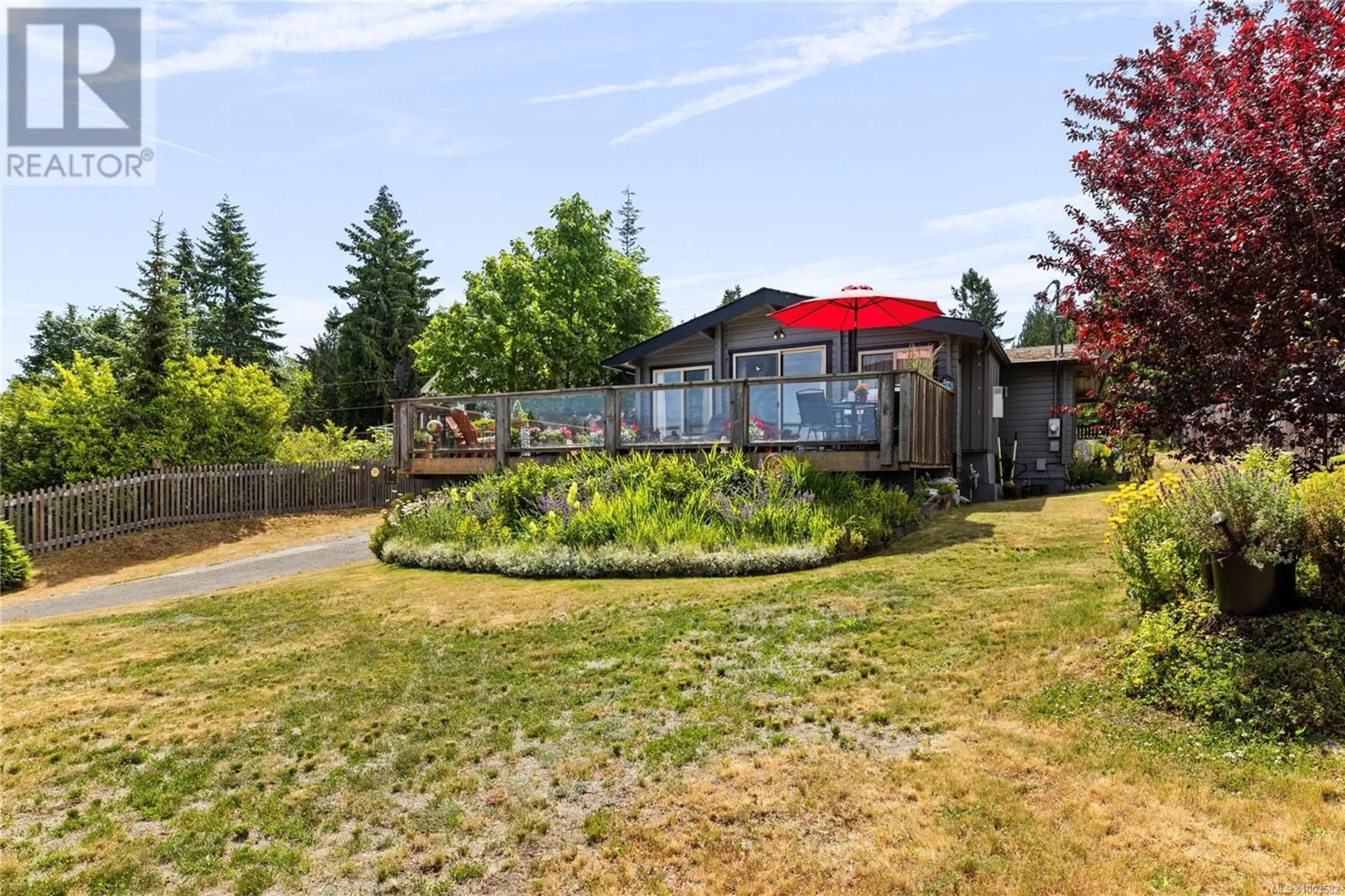 Patio, unknown for 7011 DICKINSON ROAD, Lantzville British Columbia V0R2H0