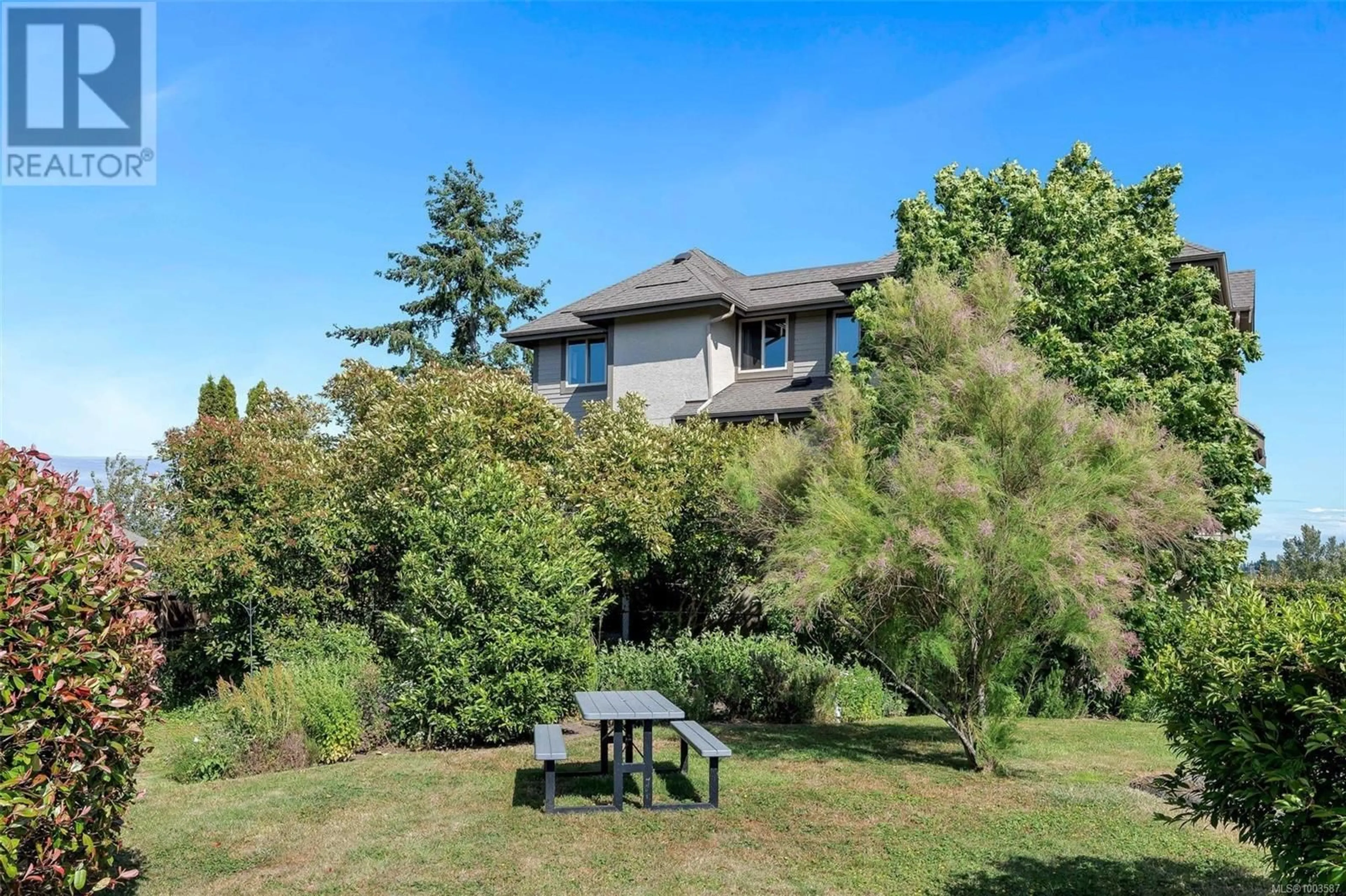 A pic from outside/outdoor area/front of a property/back of a property/a pic from drone, water/lake/river/ocean view for 10 - 7847 EAST SAANICH ROAD, Central Saanich British Columbia V8M2B4