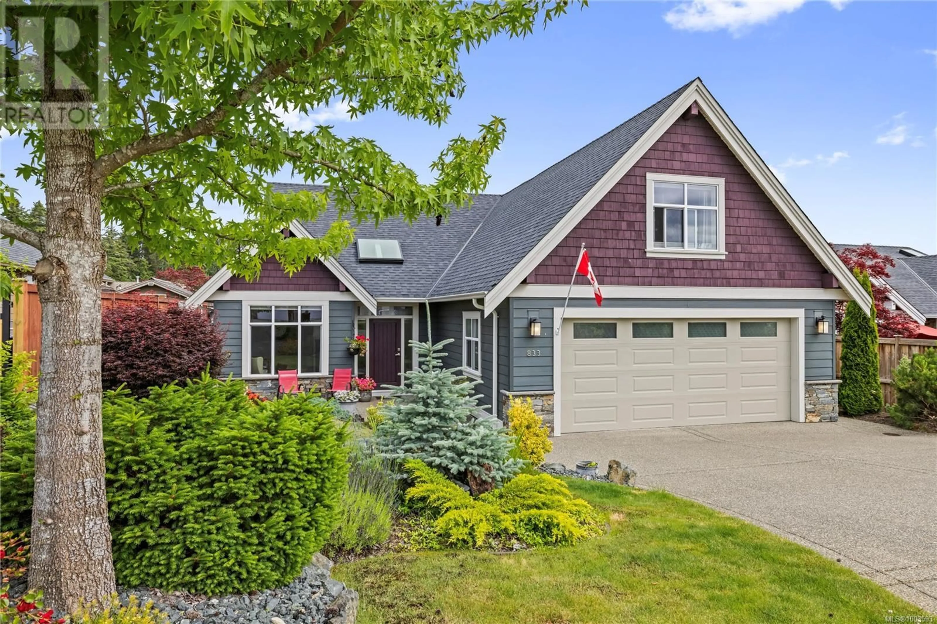 Home with vinyl exterior material, street for 833 RETEGNO AVENUE, Parksville British Columbia V9P0C3