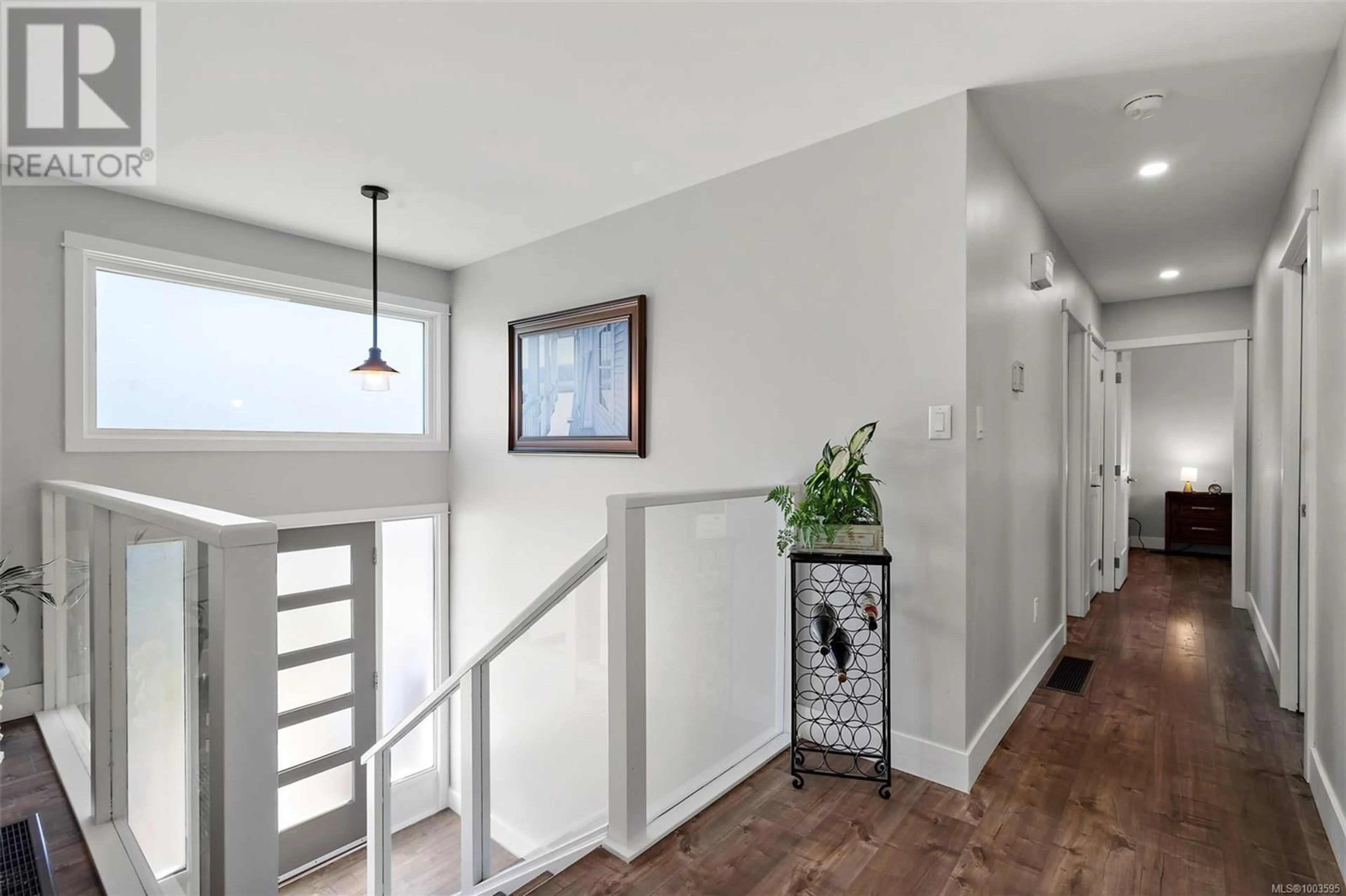 Indoor entryway for 2128 SKYLARK LANE, Sidney British Columbia V8L1Y4