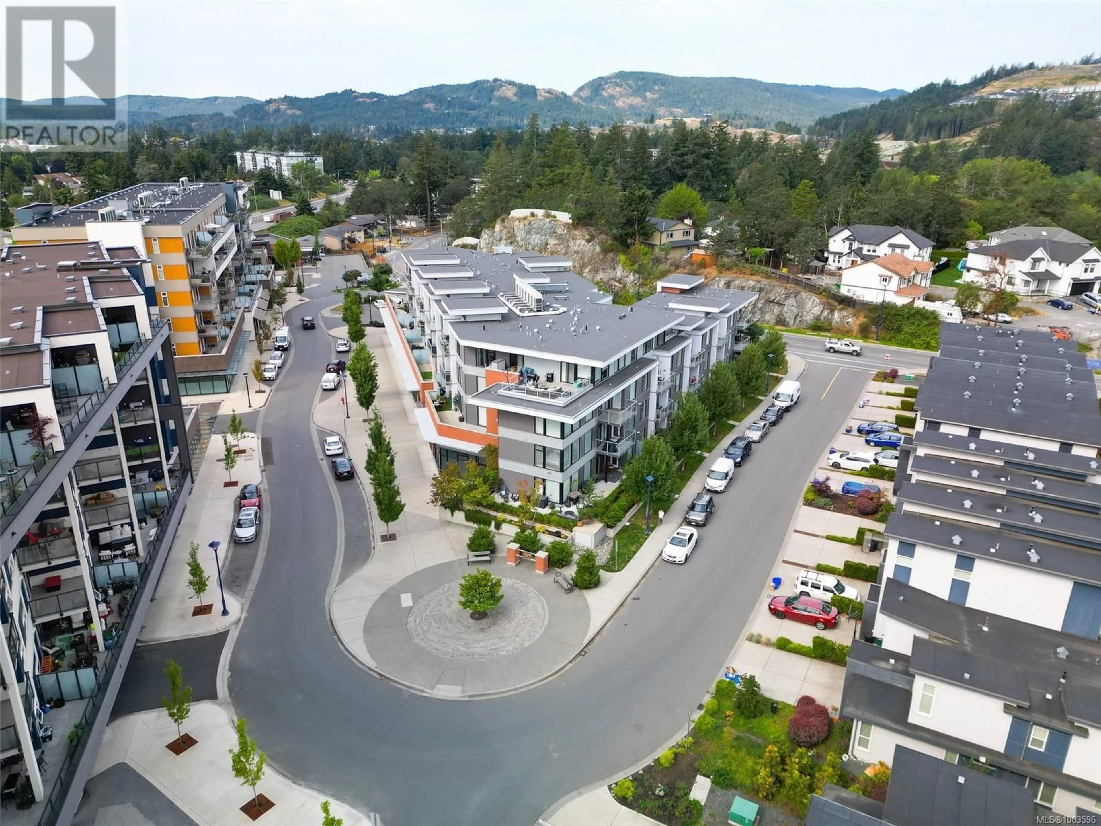 A pic from outside/outdoor area/front of a property/back of a property/a pic from drone, mountain view for 303 - 950 WHIRLAWAY CRESCENT, Langford British Columbia V9B0Y3