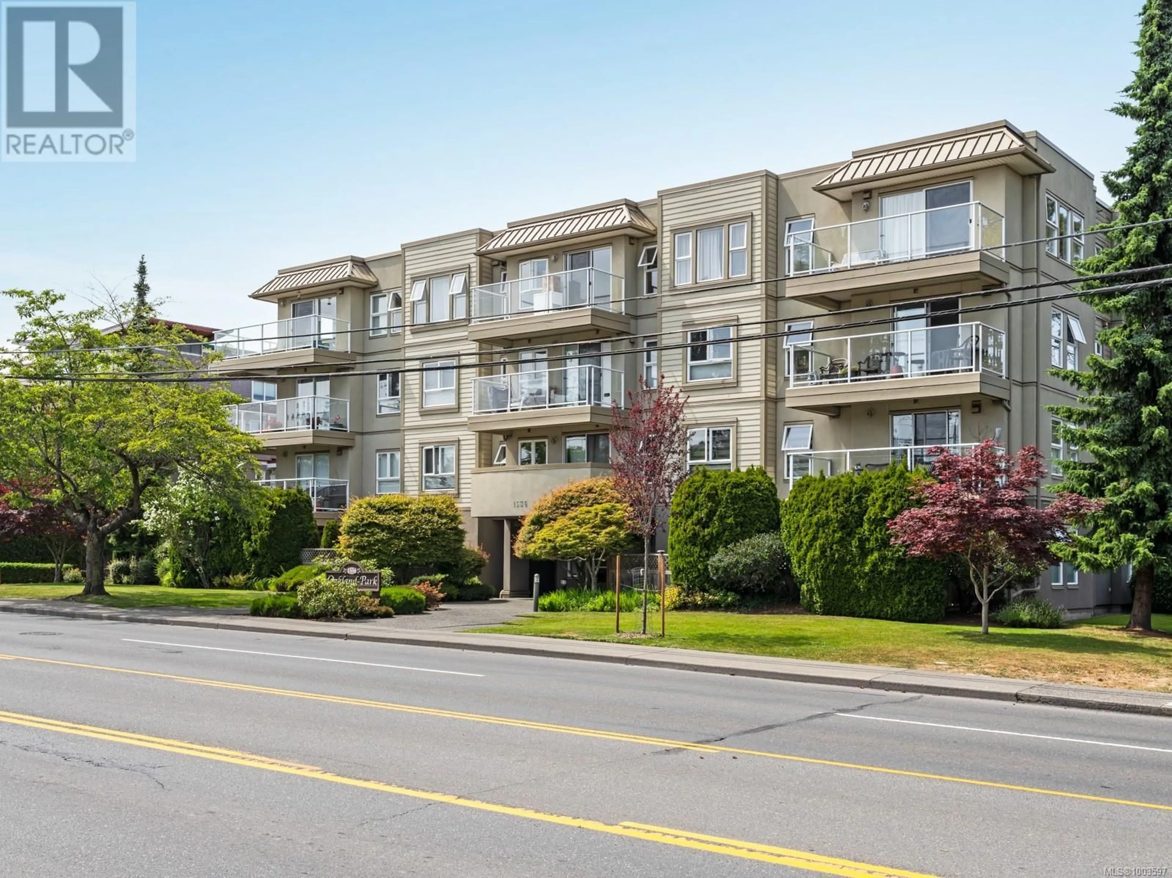 Unknown for 402 - 1536 HILLSIDE AVENUE, Victoria British Columbia V8T2C2