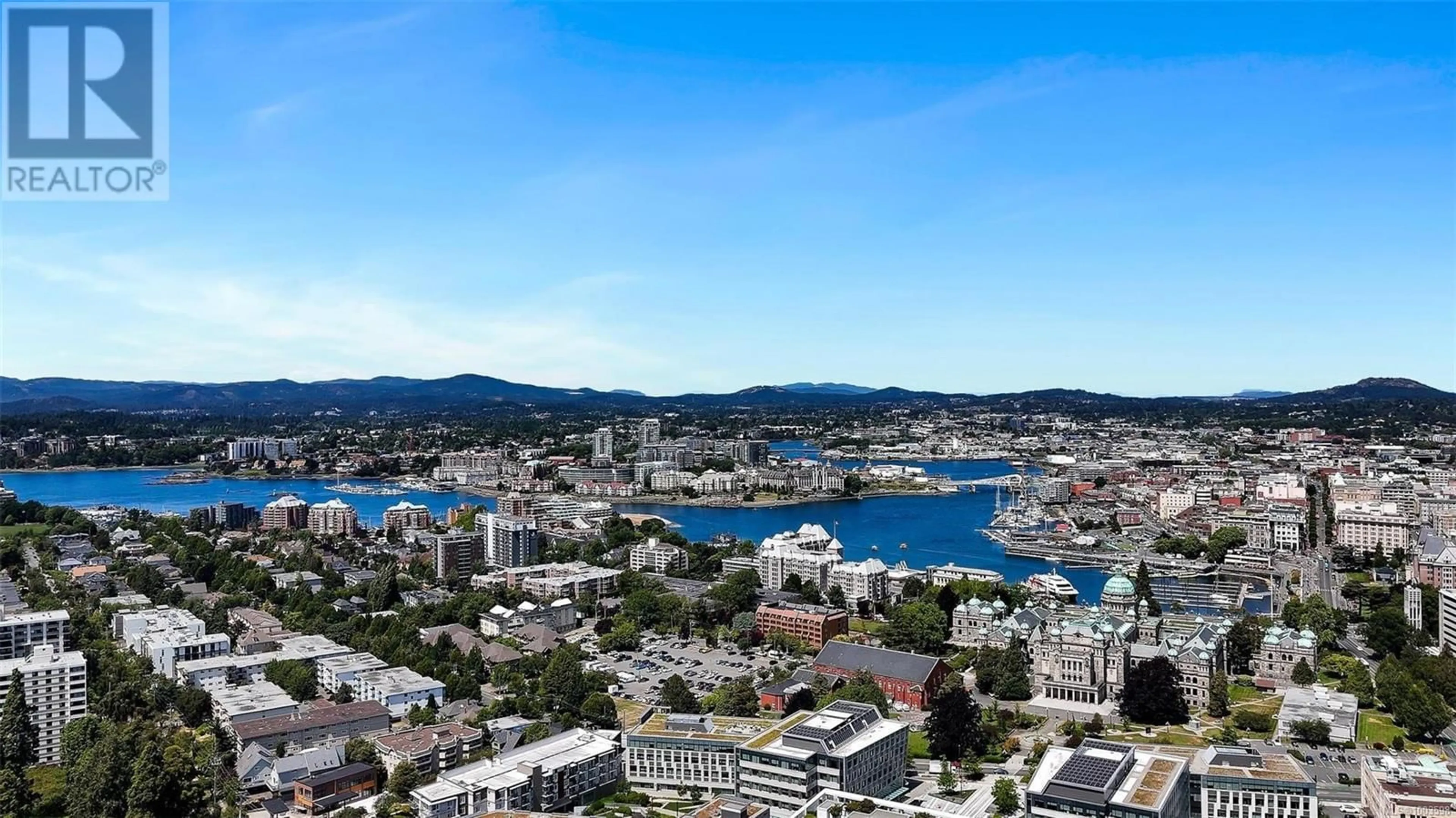 Unknown for 586 MARIFIELD AVENUE, Victoria British Columbia V8V1N4