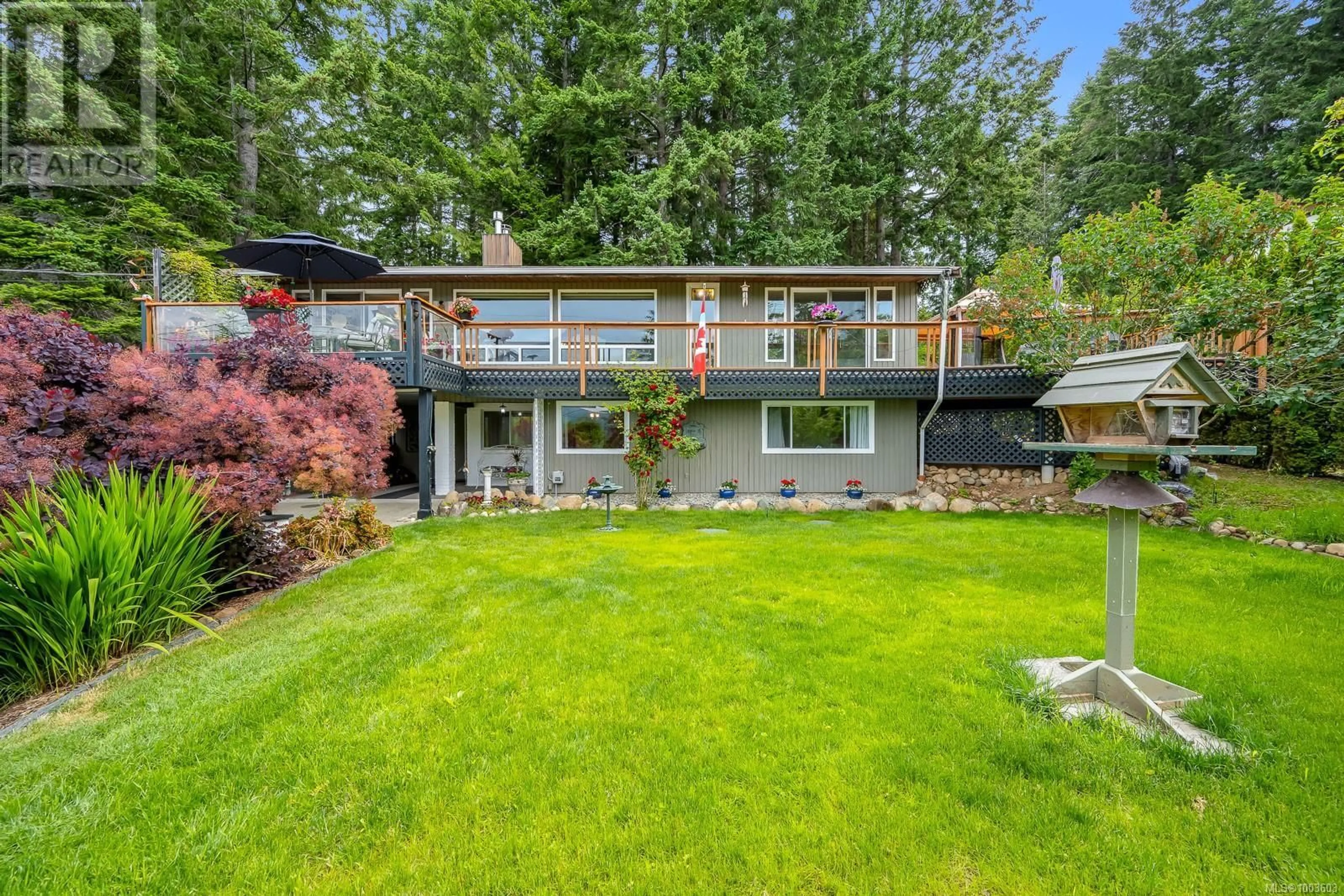 A pic from outside/outdoor area/front of a property/back of a property/a pic from drone, unknown for 7692 TOZER ROAD, Fanny Bay British Columbia V0R1W0