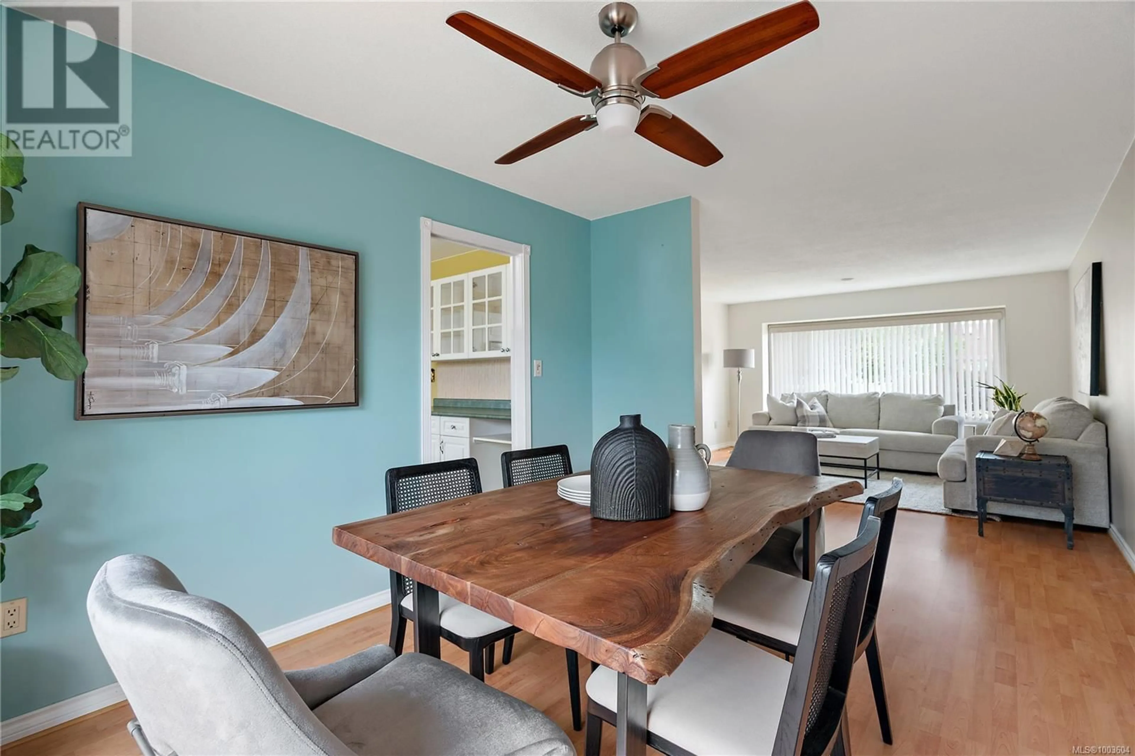Dining room, wood/laminate floor for 2109 REDWING PLACE, Sidney British Columbia V8L4Z4