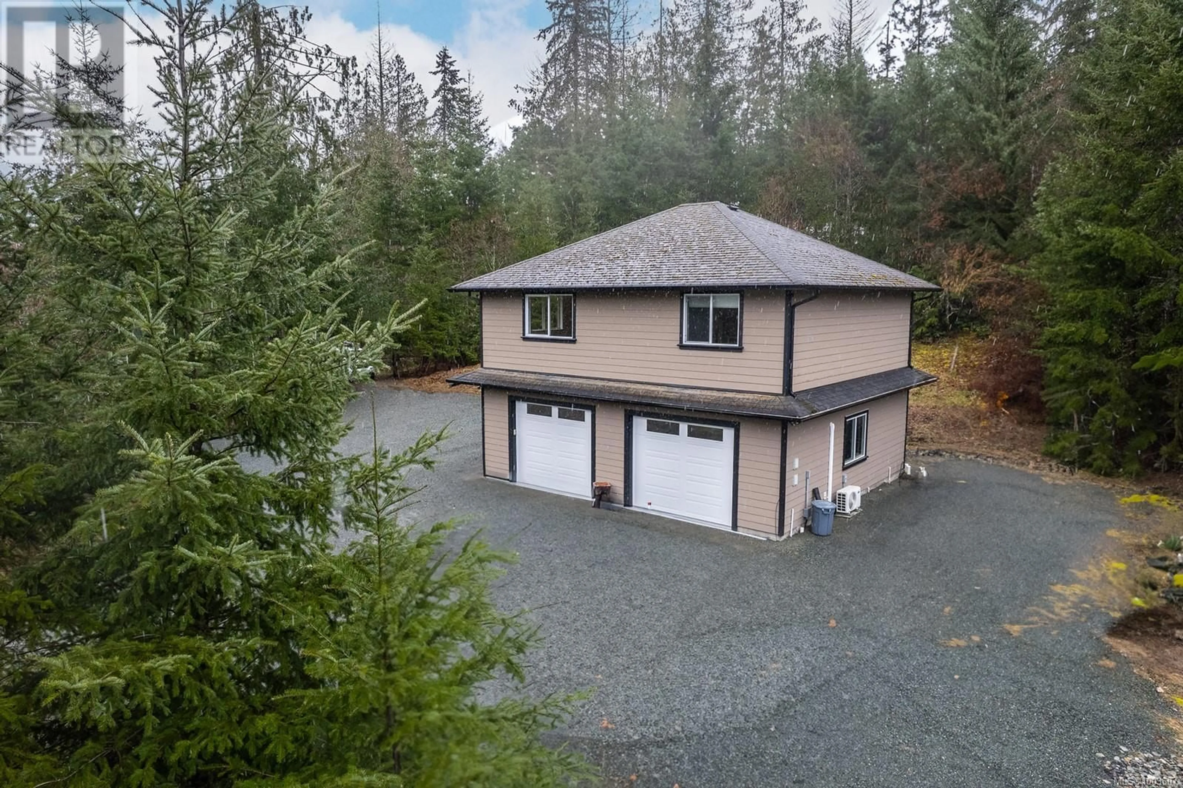 A pic from outside/outdoor area/front of a property/back of a property/a pic from drone, unknown for 5900 CLEMENTS ROAD, Duncan British Columbia V9L6J8
