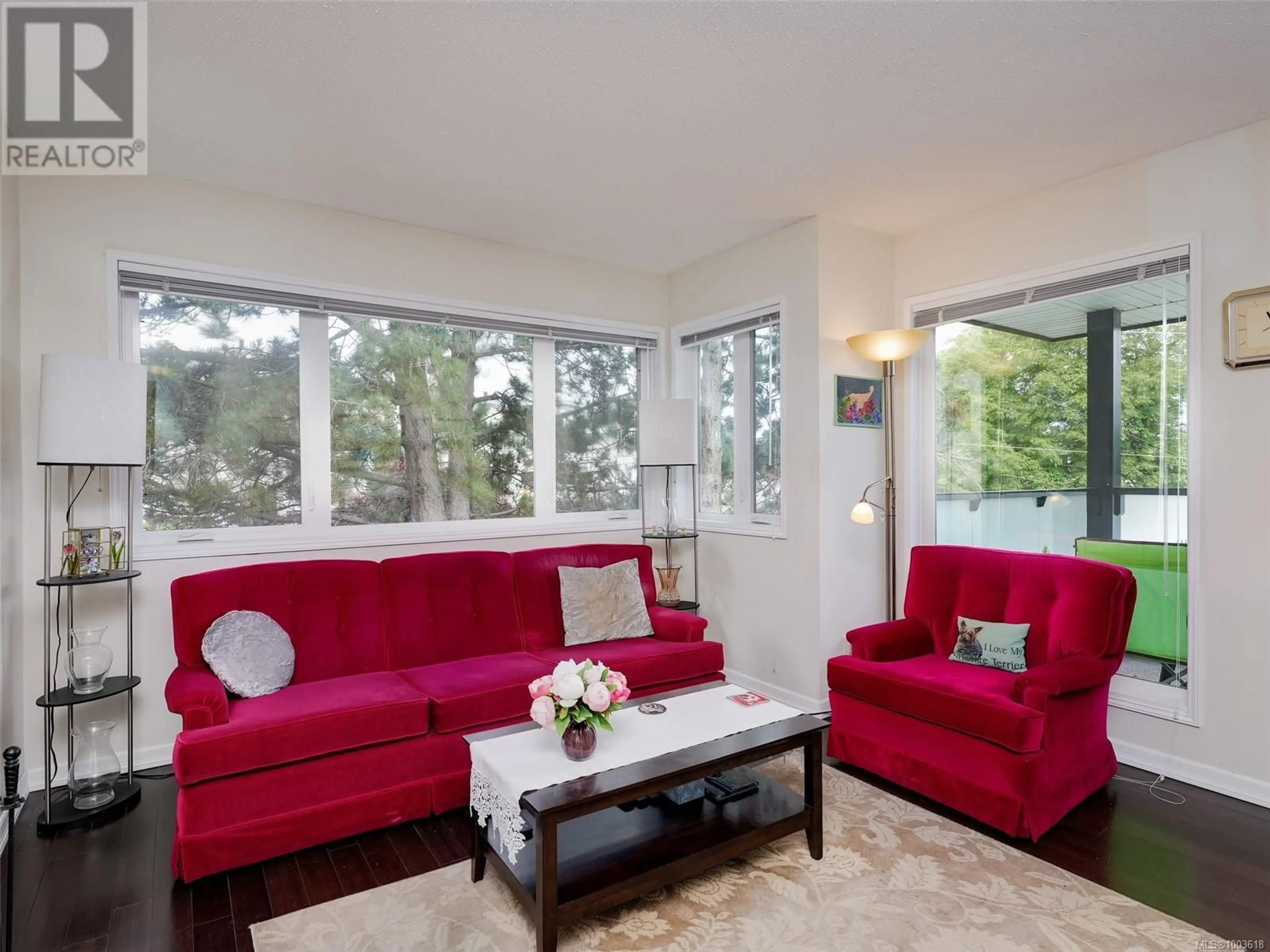Living room with furniture, unknown for 405 - 1619 MORRISON STREET, Victoria British Columbia V8R6R8