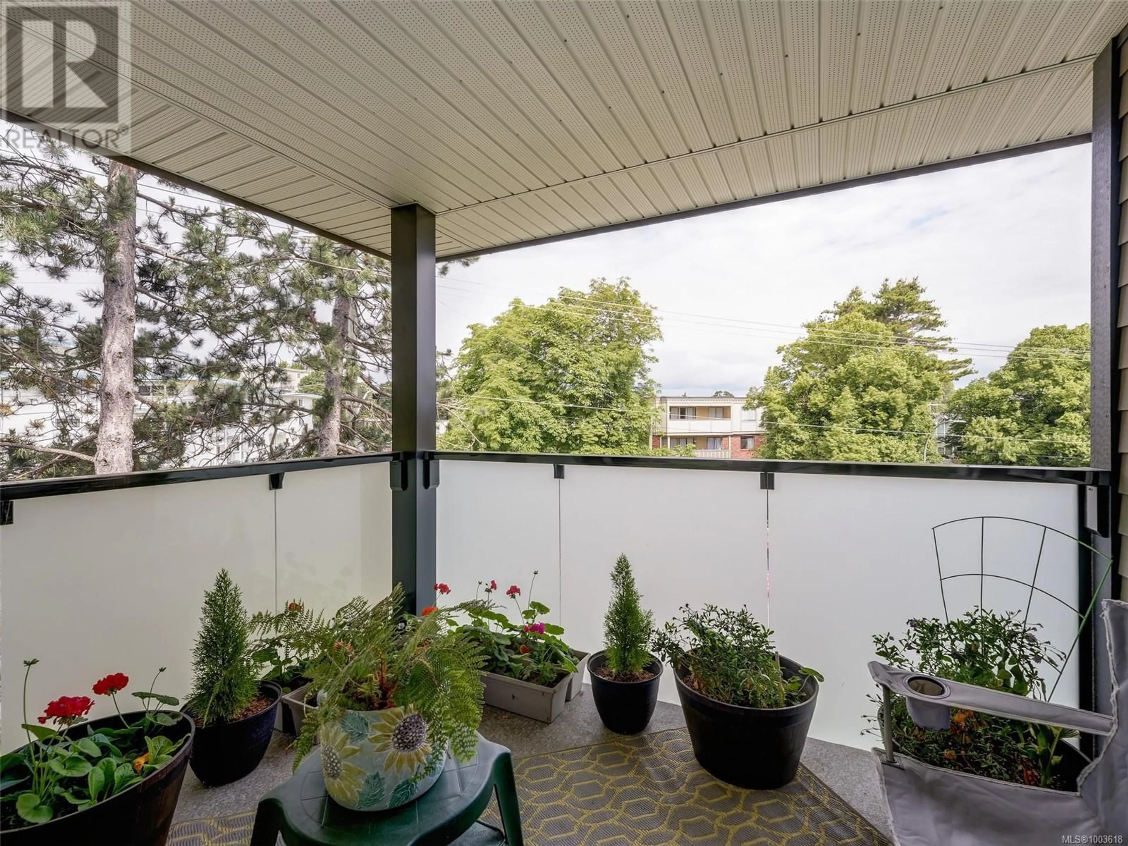 Balcony in the apartment, unknown for 405 - 1619 MORRISON STREET, Victoria British Columbia V8R6R8