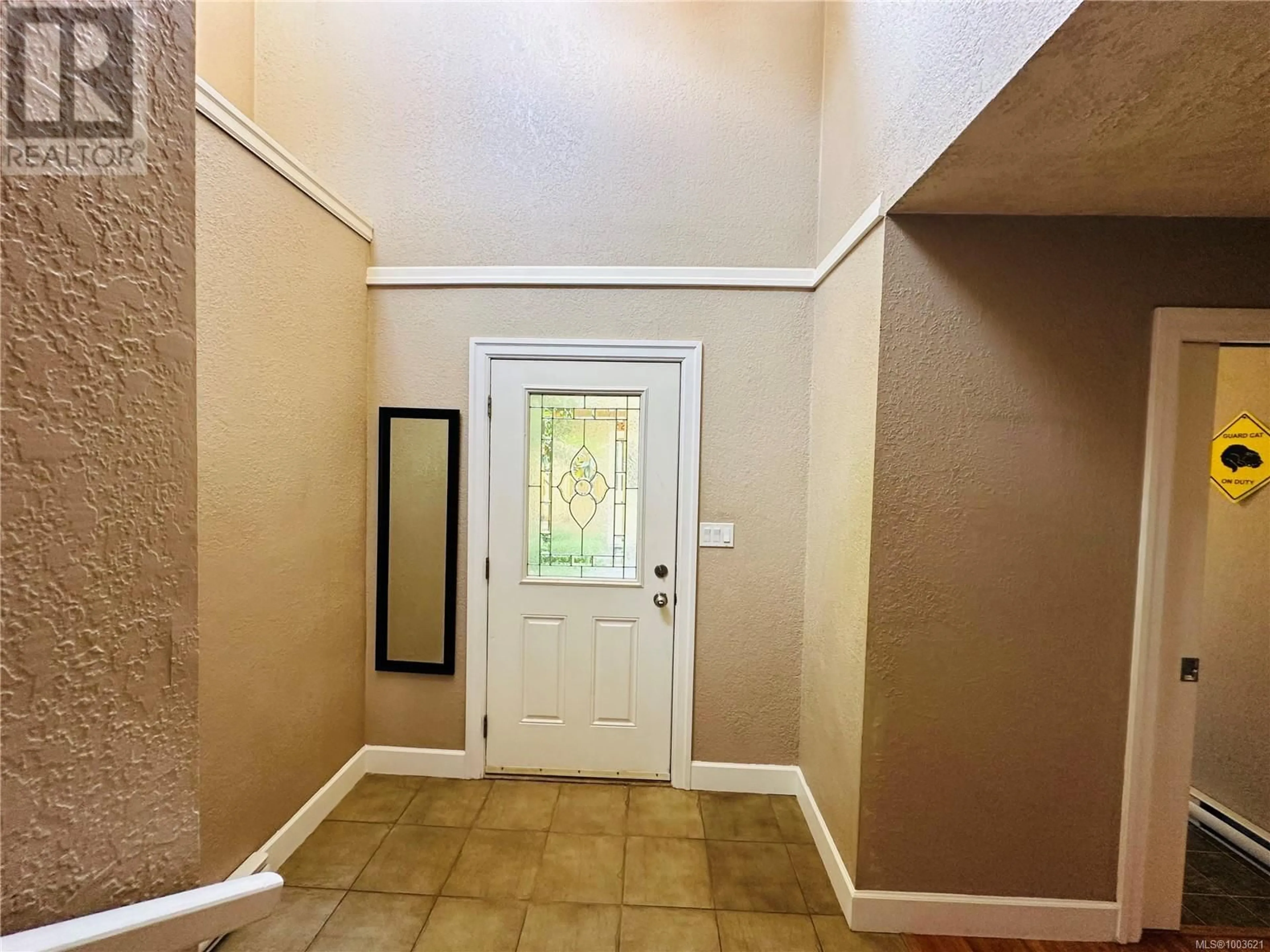 Indoor entryway for B - 2974 PICKFORD ROAD, Colwood British Columbia V9B2K7