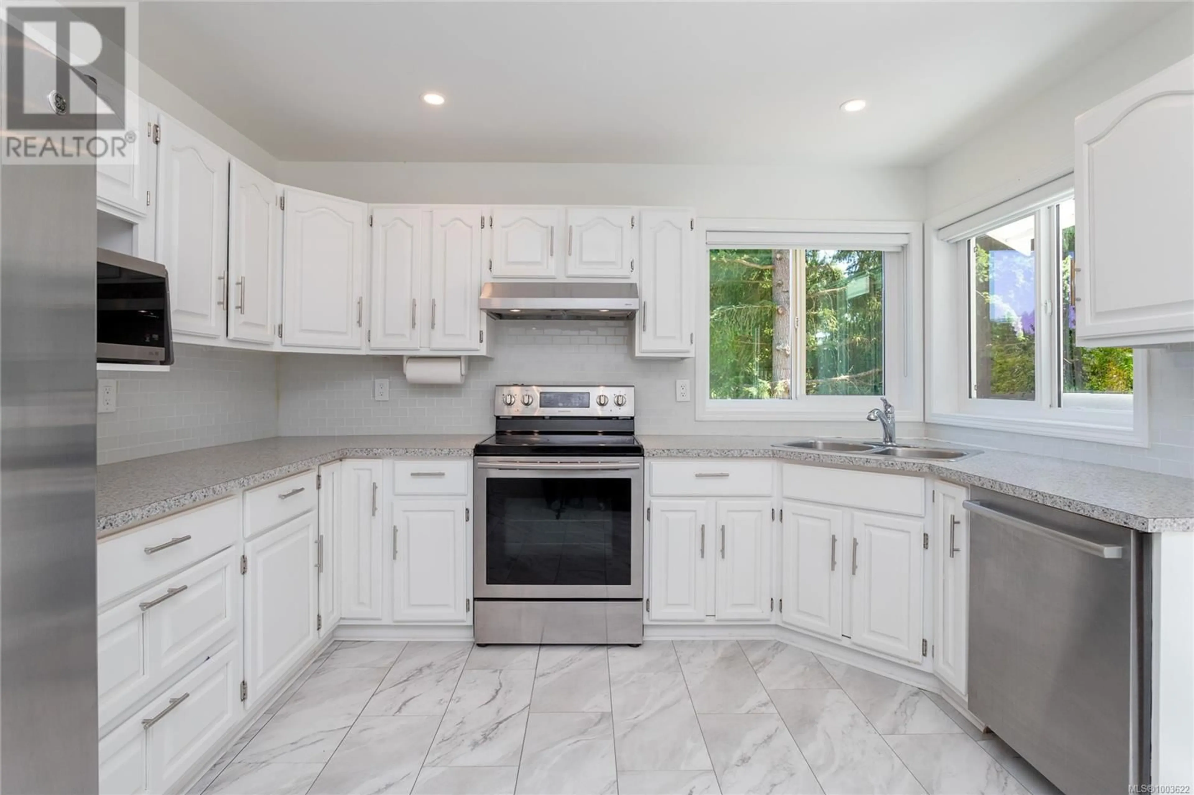 Open concept kitchen, ceramic/tile floor for 1661 BARRETT DRIVE, North Saanich British Columbia V8L4Z1