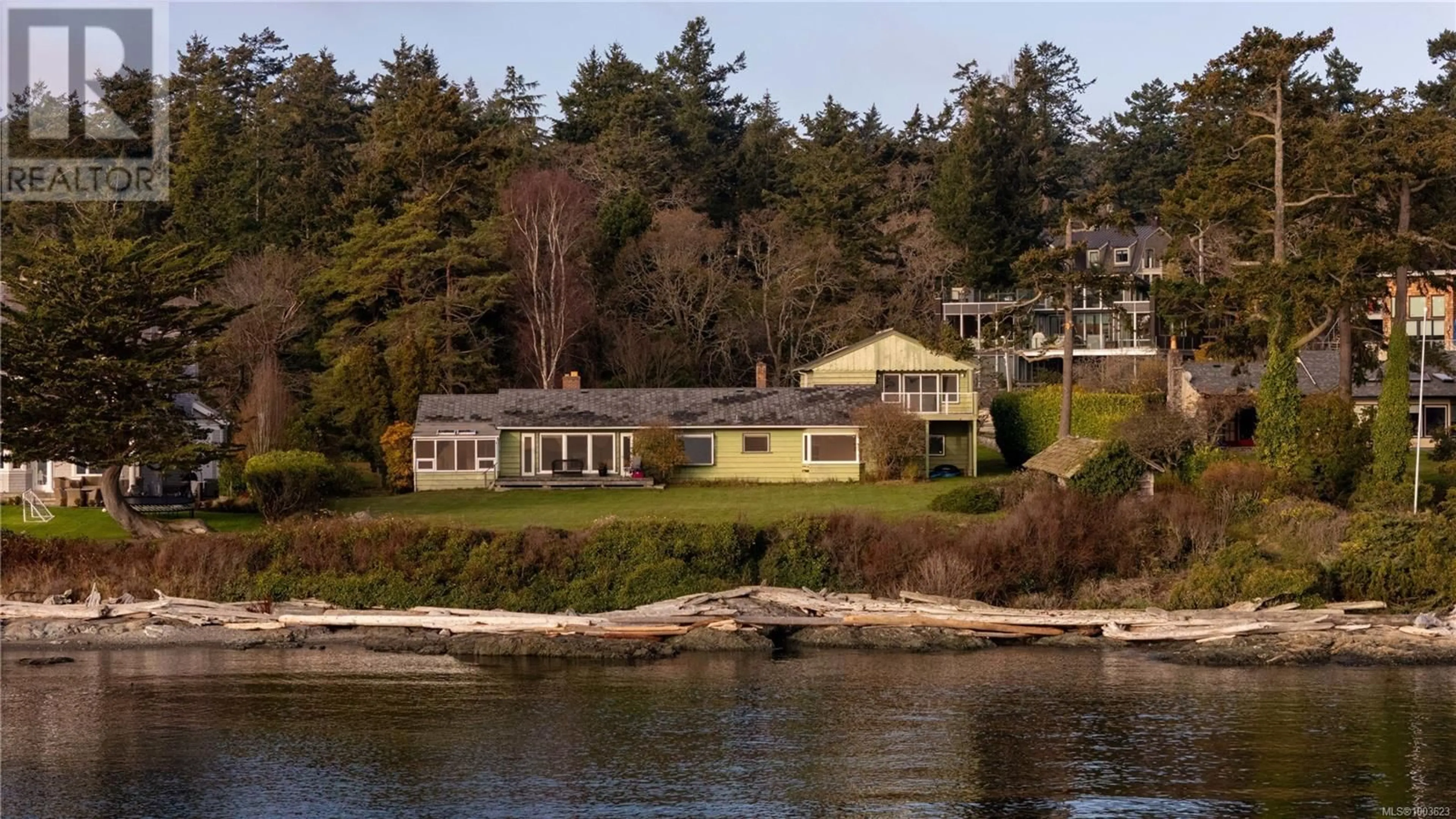 Blurry image for 3901 TUDOR AVENUE, Saanich British Columbia V8N4L3
