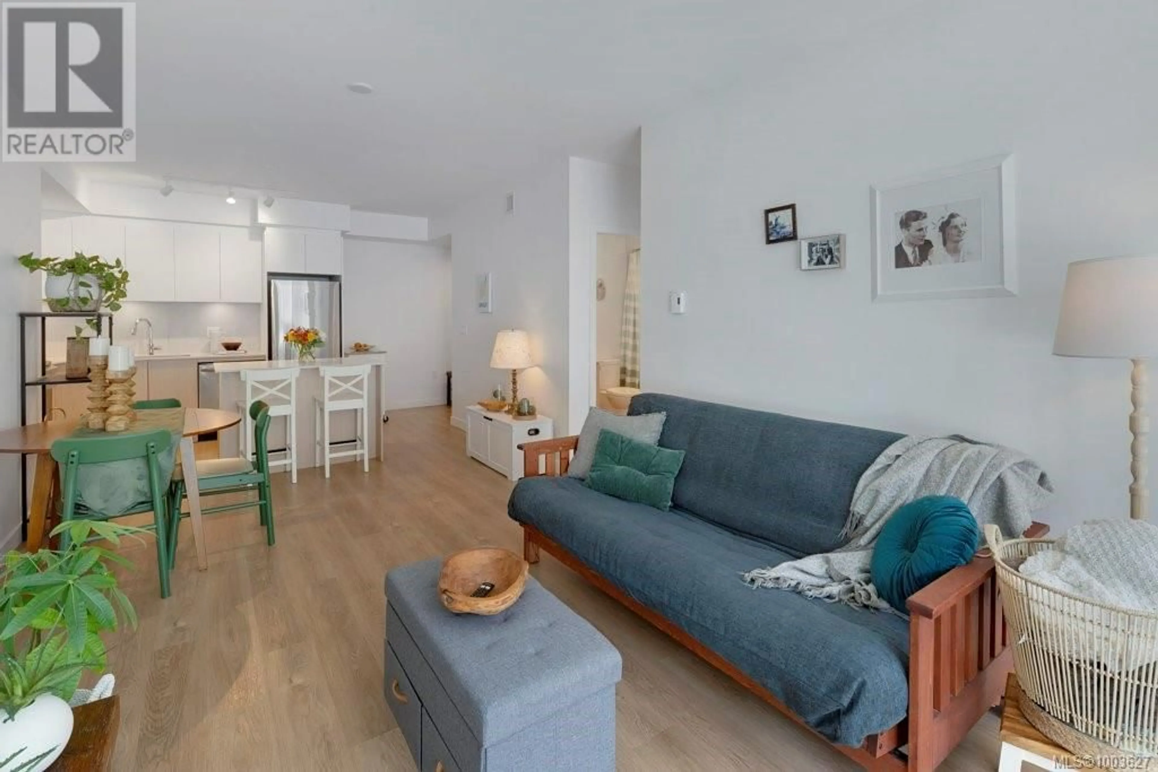 Living room with furniture, unknown for 418 - 1115 JOHNSON STREET, Victoria British Columbia V8V3M9