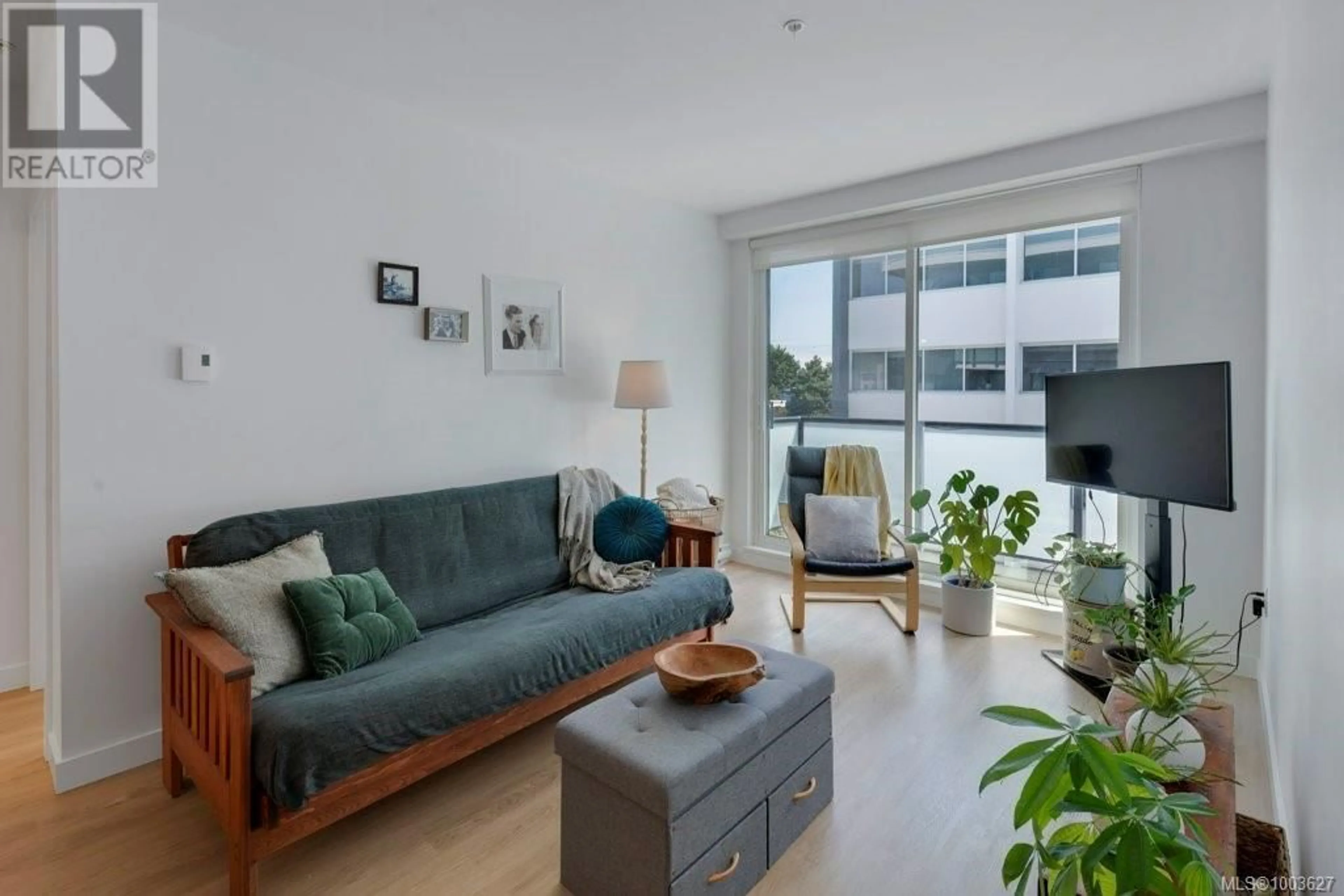 Living room with furniture, unknown for 418 - 1115 JOHNSON STREET, Victoria British Columbia V8V3M9