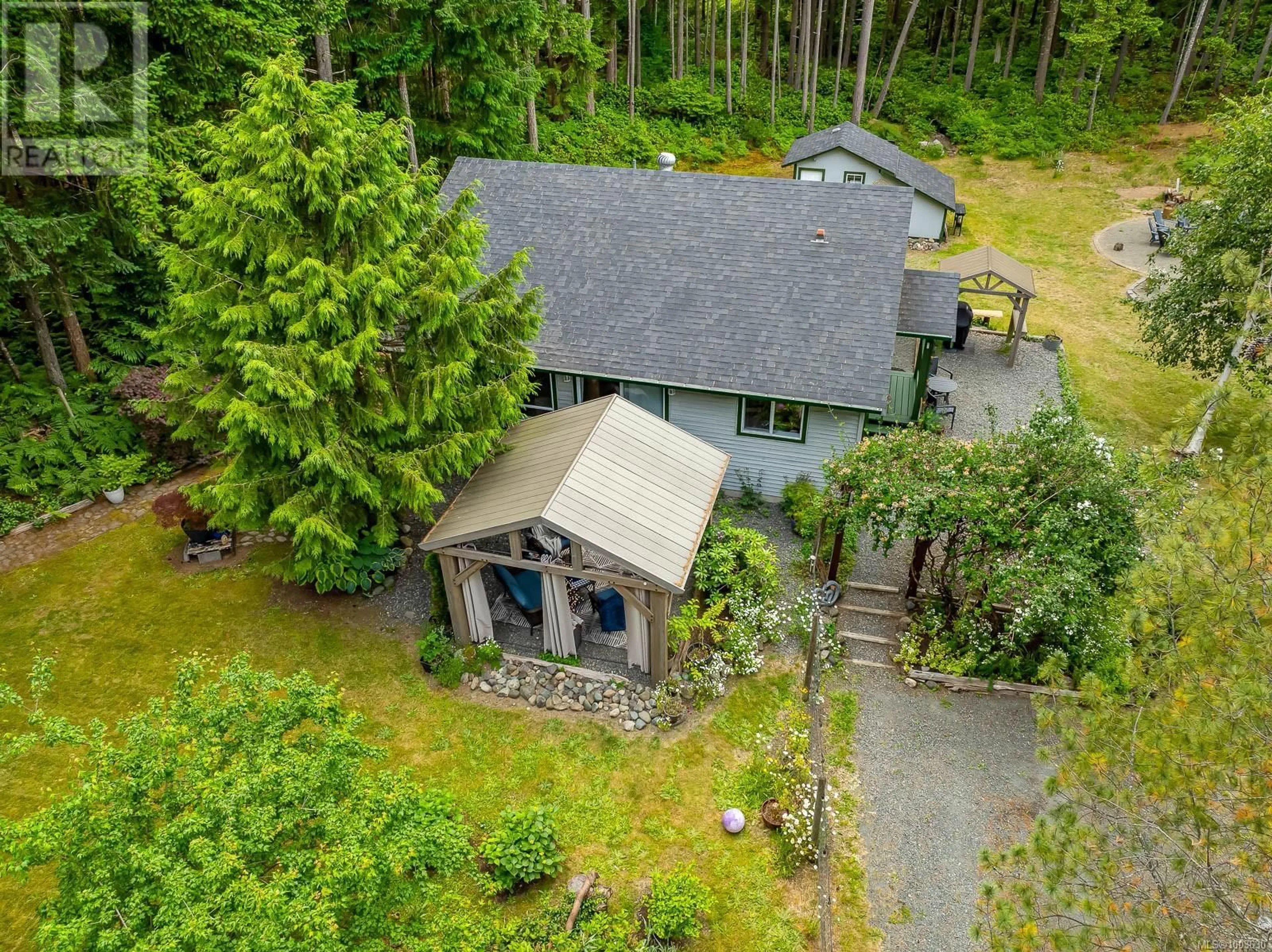 A pic from outside/outdoor area/front of a property/back of a property/a pic from drone, unknown for 677, 693 BRENT ROAD, Comox British Columbia V9M3V9