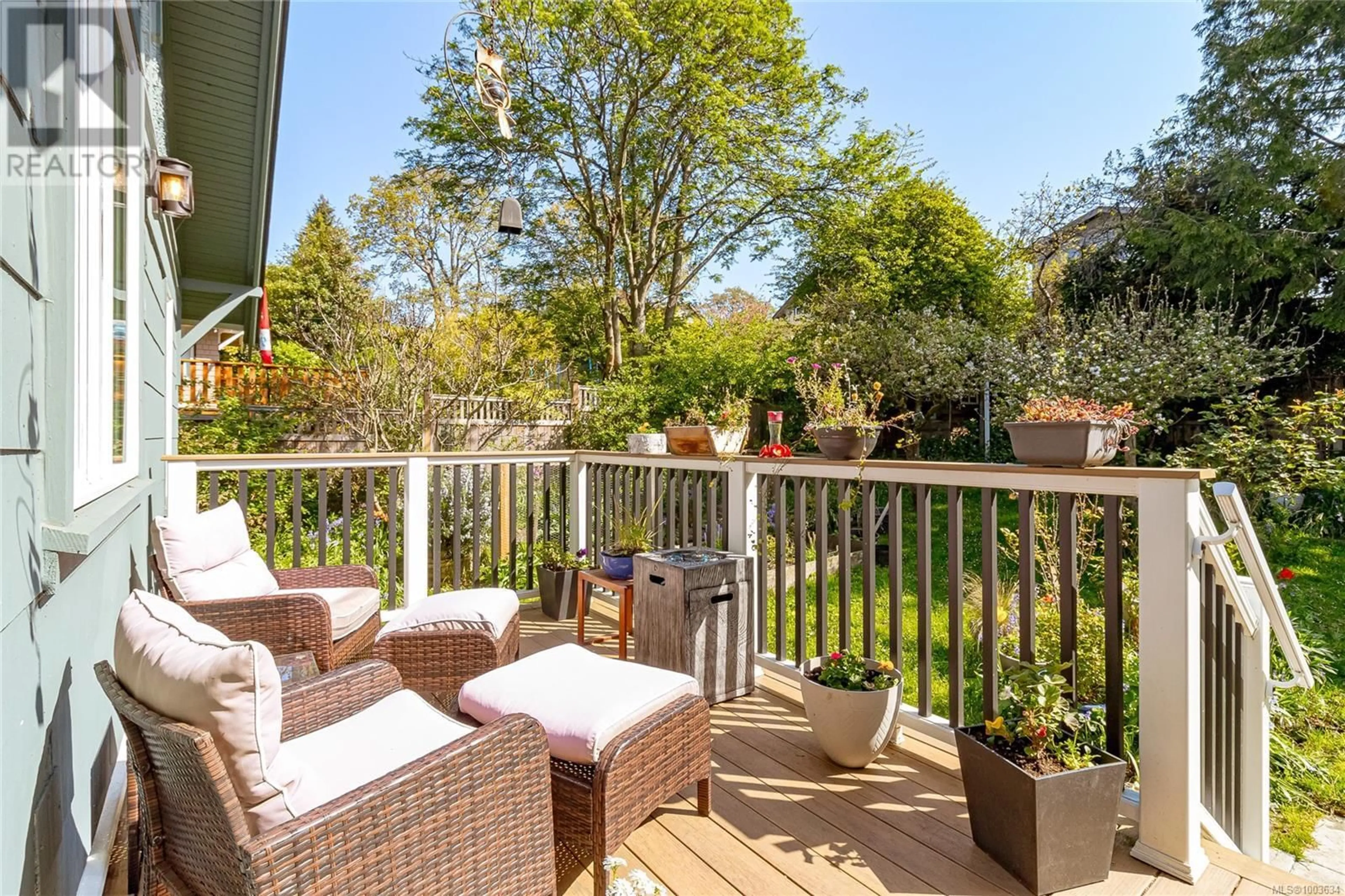 Patio, water/lake/river/ocean view for 2921 PRIOR STREET, Victoria British Columbia V8T3Y4