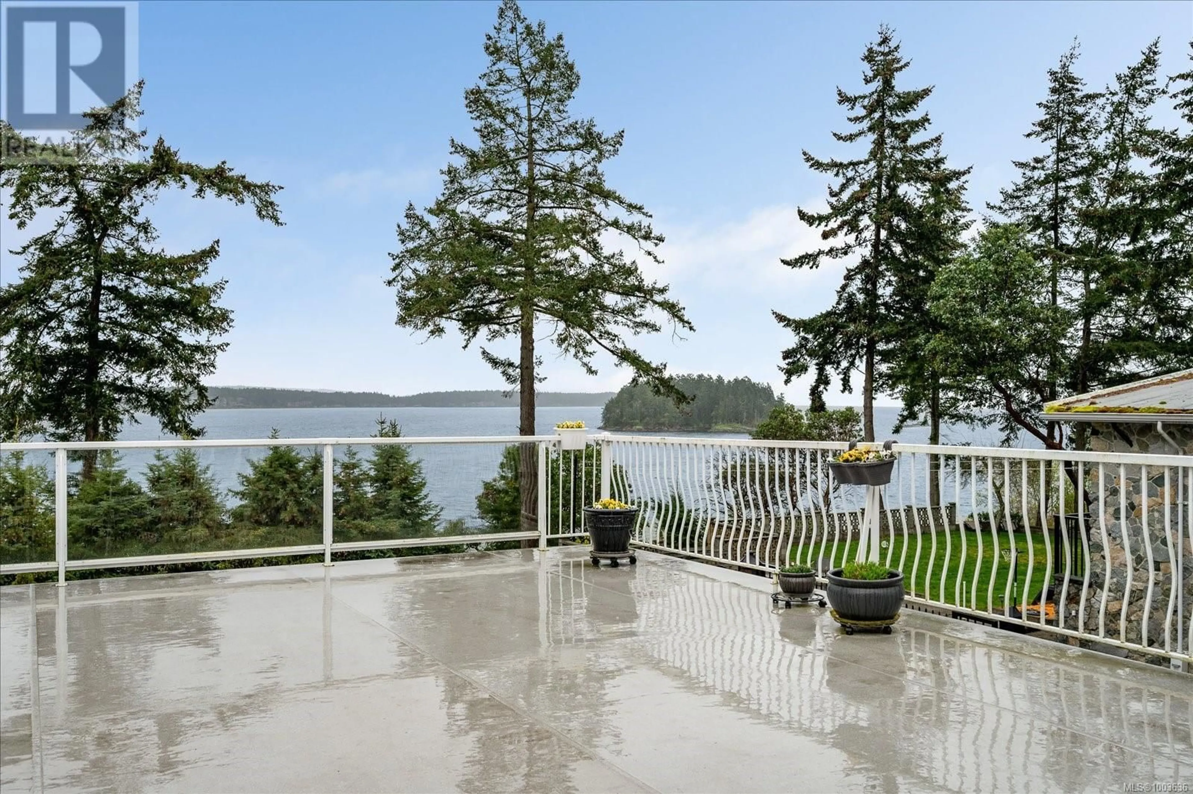 Patio, water/lake/river/ocean view for 1424 SEASPRAY BOULEVARD, Nanaimo British Columbia V9X1P5