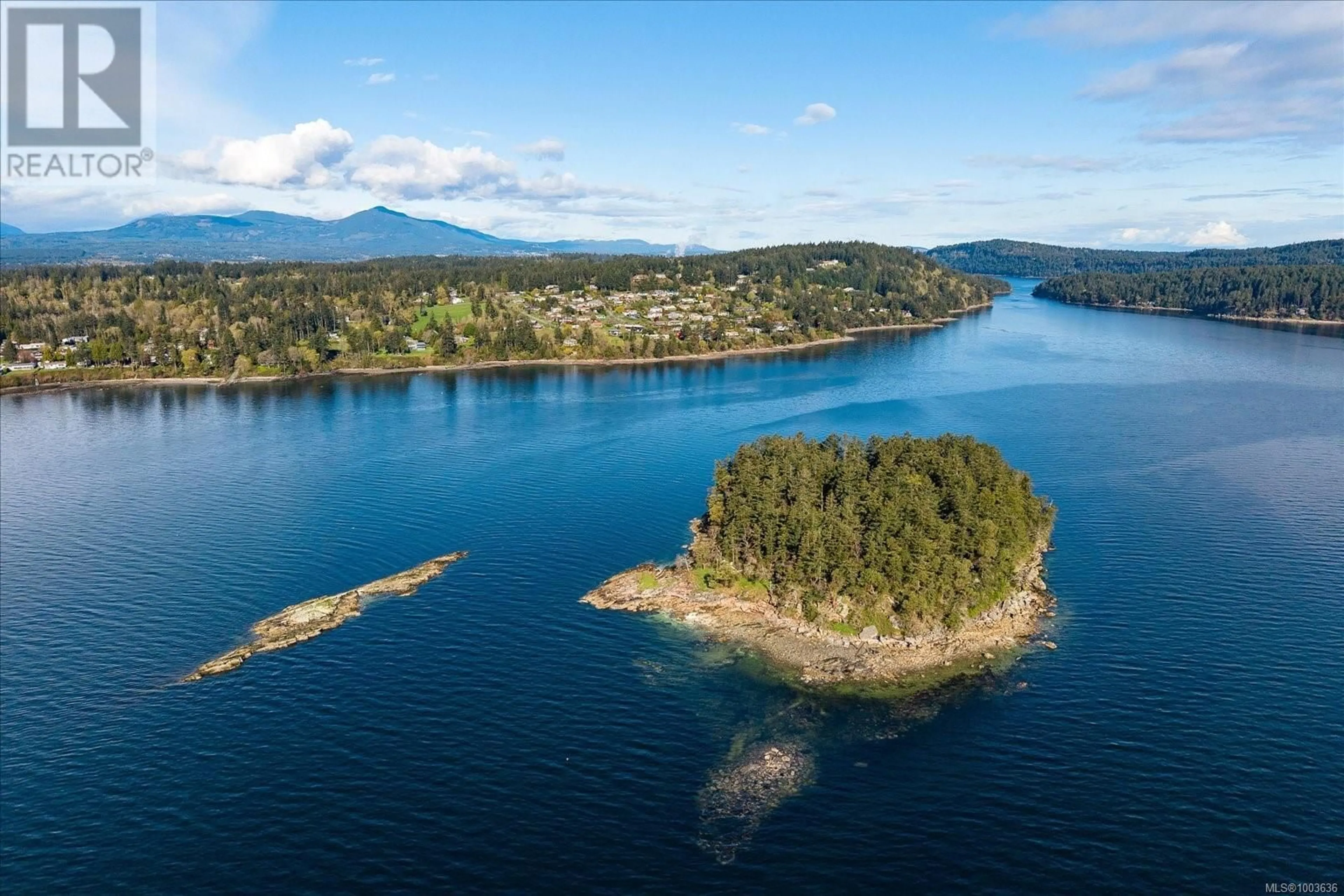 A pic from outside/outdoor area/front of a property/back of a property/a pic from drone, water/lake/river/ocean view for 1424 SEASPRAY BOULEVARD, Nanaimo British Columbia V9X1P5